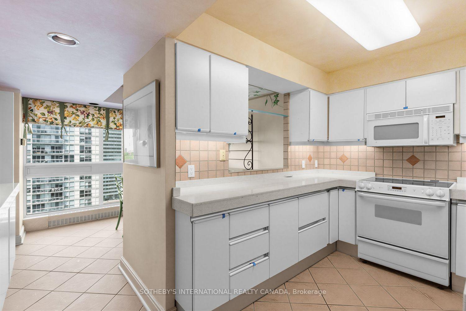 63 St Clair Avenue W 1801, Toronto Unit: 1801