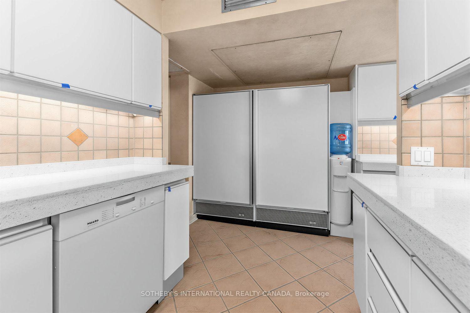 63 St Clair Avenue W 1801, Toronto Unit: 1801