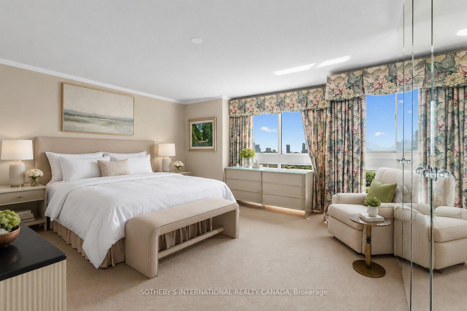63 St Clair Avenue W 1801, Toronto Unit: 1801