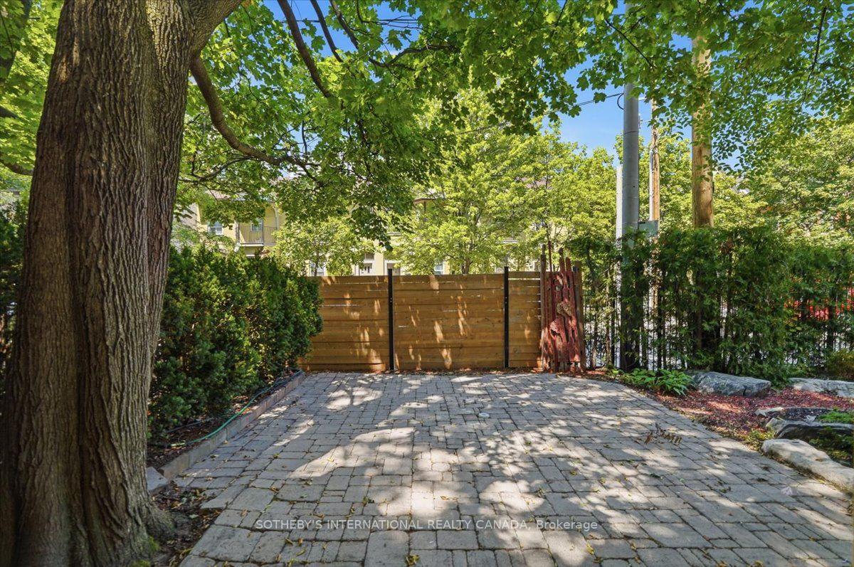 33 Rose Avenue, Toronto