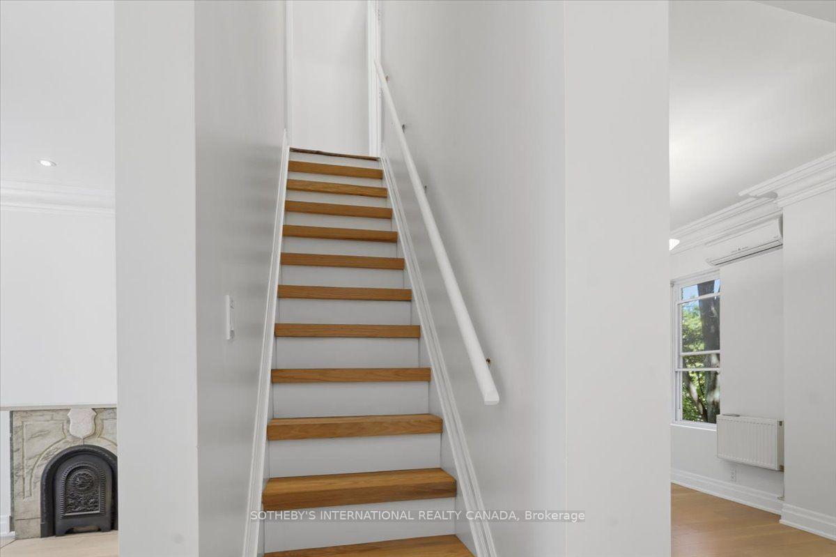 33 Rose Avenue, Toronto