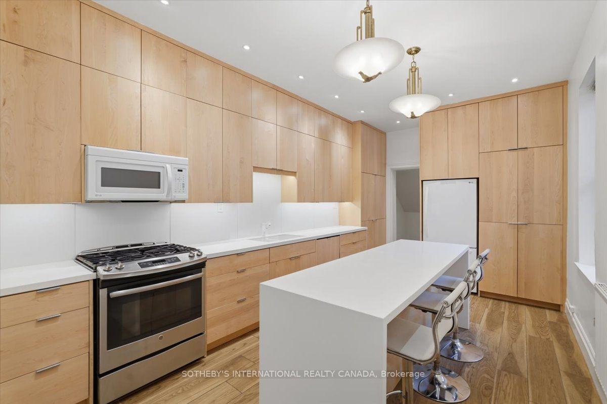 33 Rose Avenue, Toronto