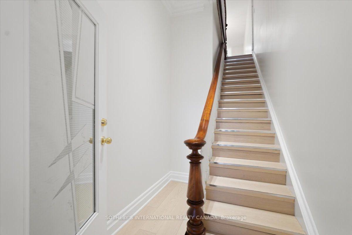 33 Rose Avenue, Toronto