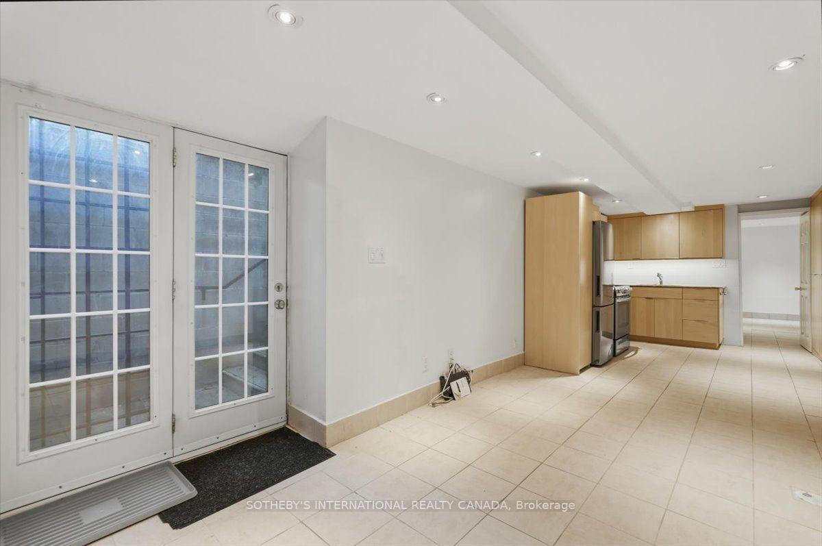 33 Rose Avenue, Toronto