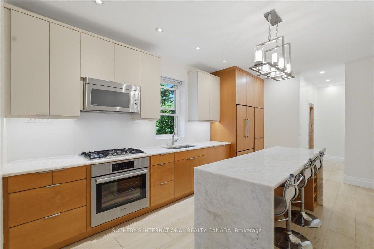 33 Rose Avenue, Toronto
