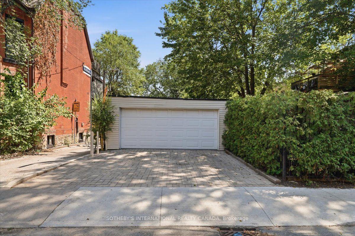33 Rose Avenue, Toronto