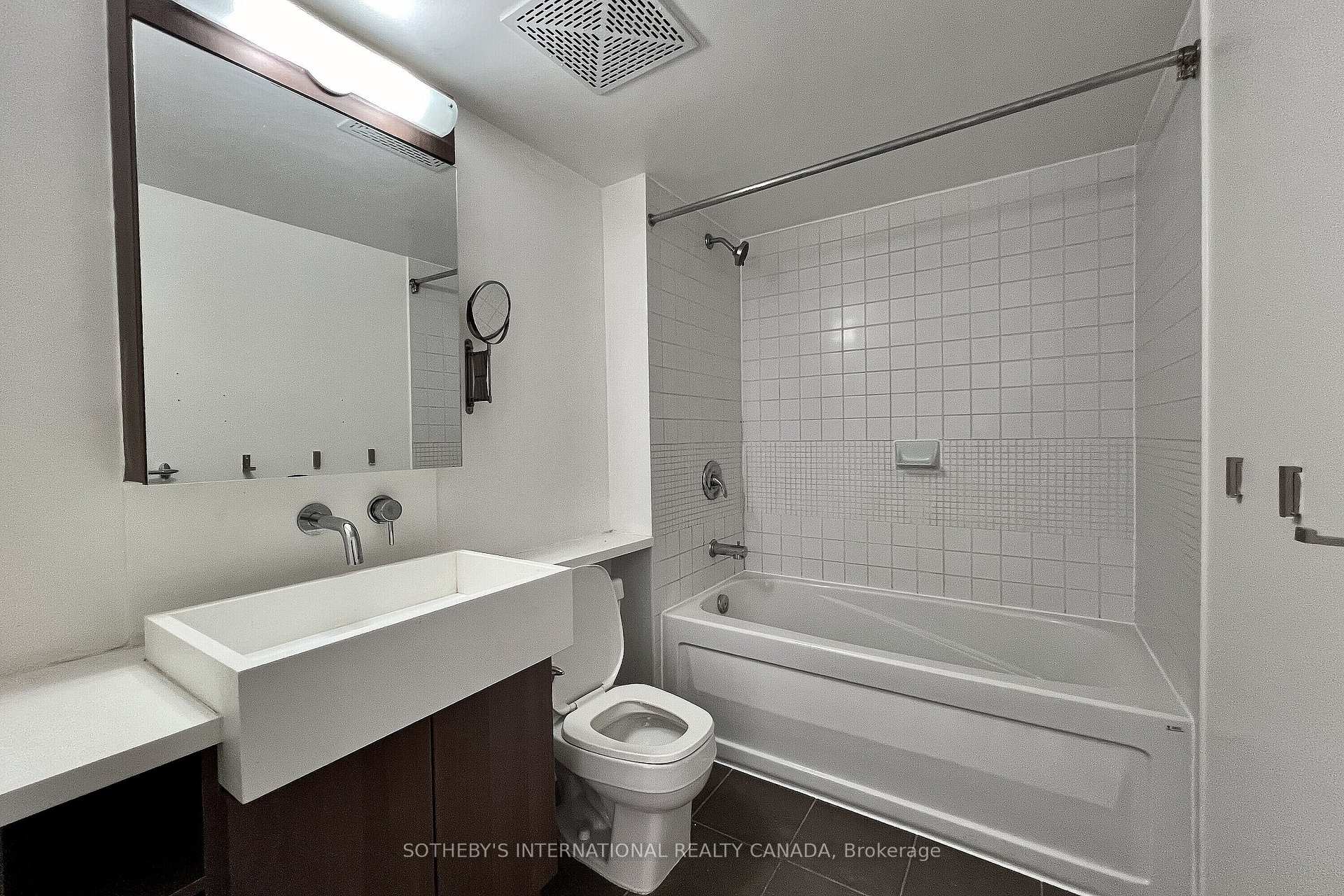 11 Brunel Court 1216, Toronto Unit: 1216