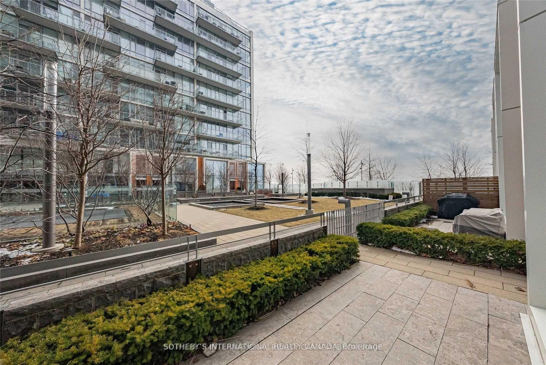 29 Queens Quay E TH-113, Toronto Unit: TH-113