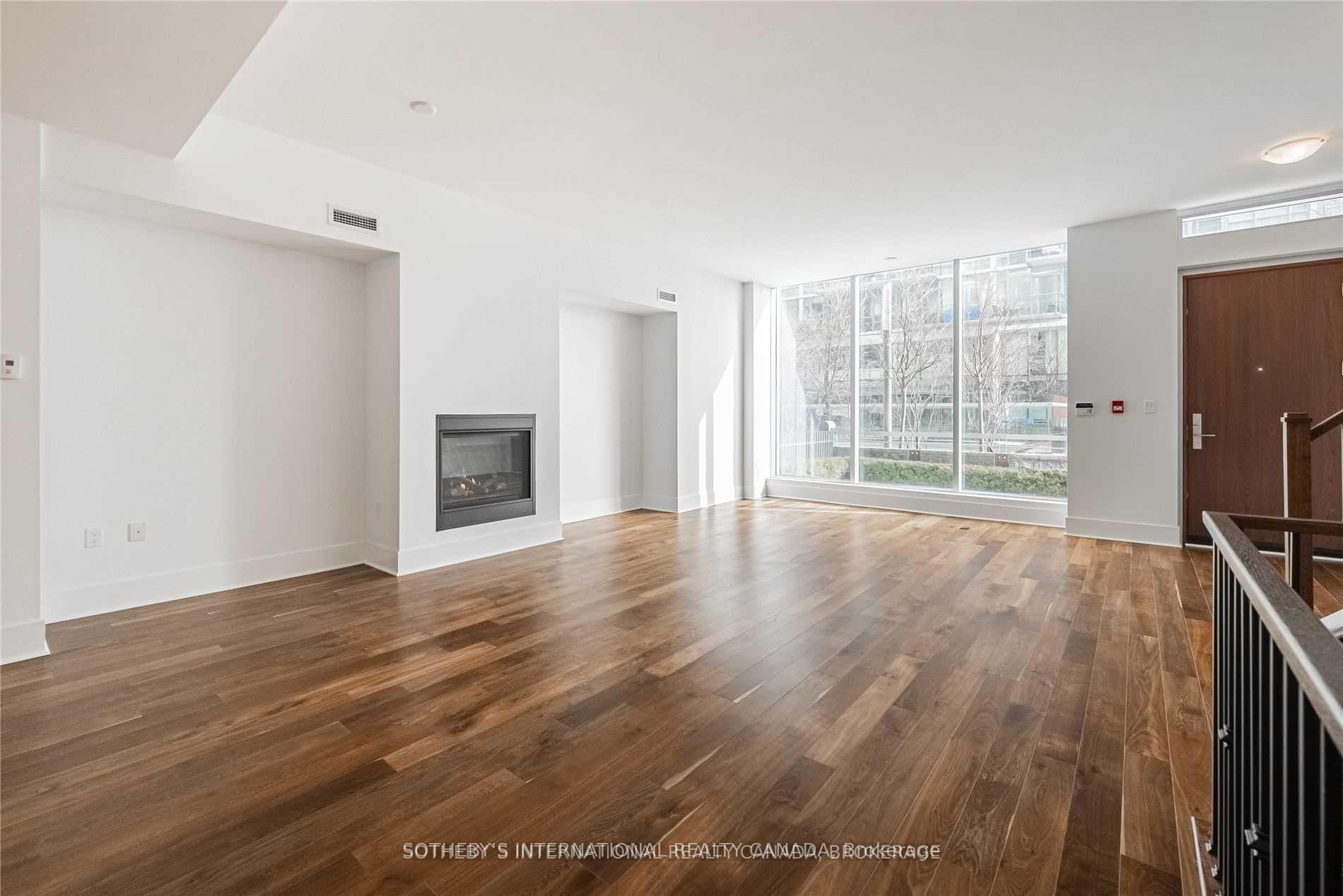 29 Queens Quay E TH-113, Toronto Unit: TH-113