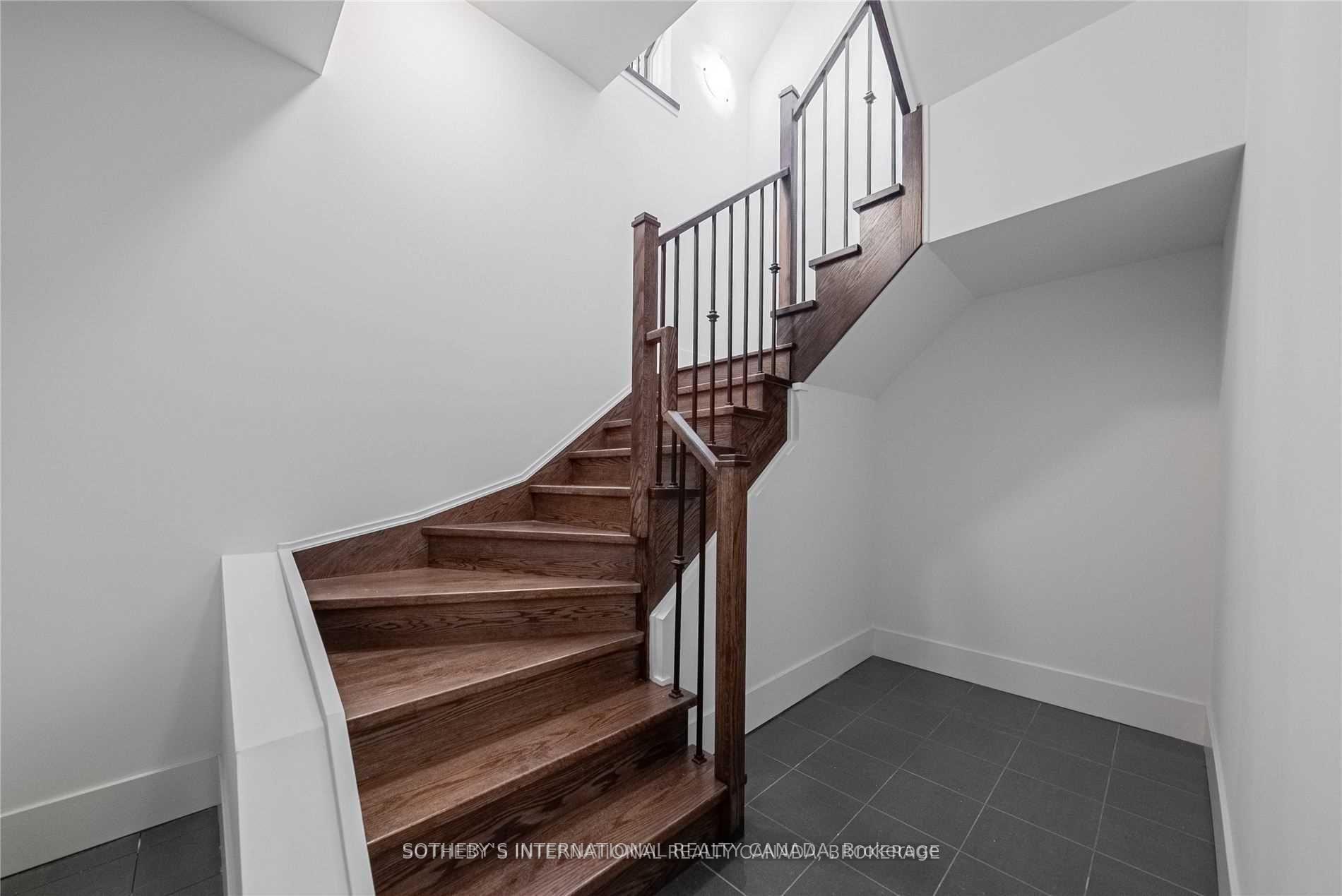 29 Queens Quay E TH-113, Toronto Unit: TH-113