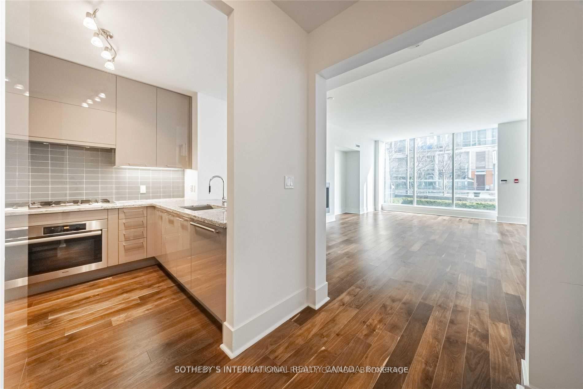 29 Queens Quay E TH-113, Toronto Unit: TH-113