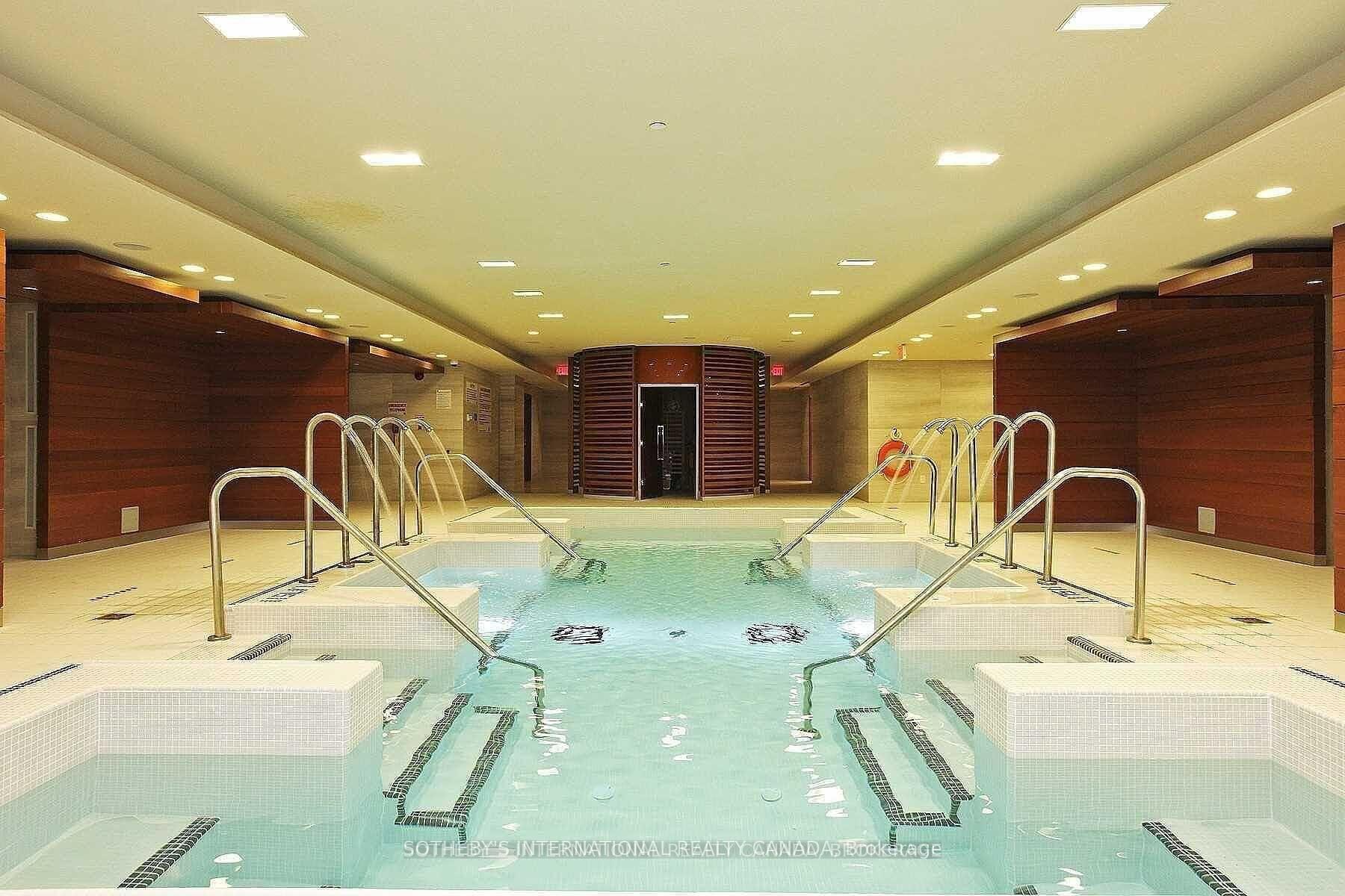 29 Queens Quay E TH-113, Toronto Unit: TH-113