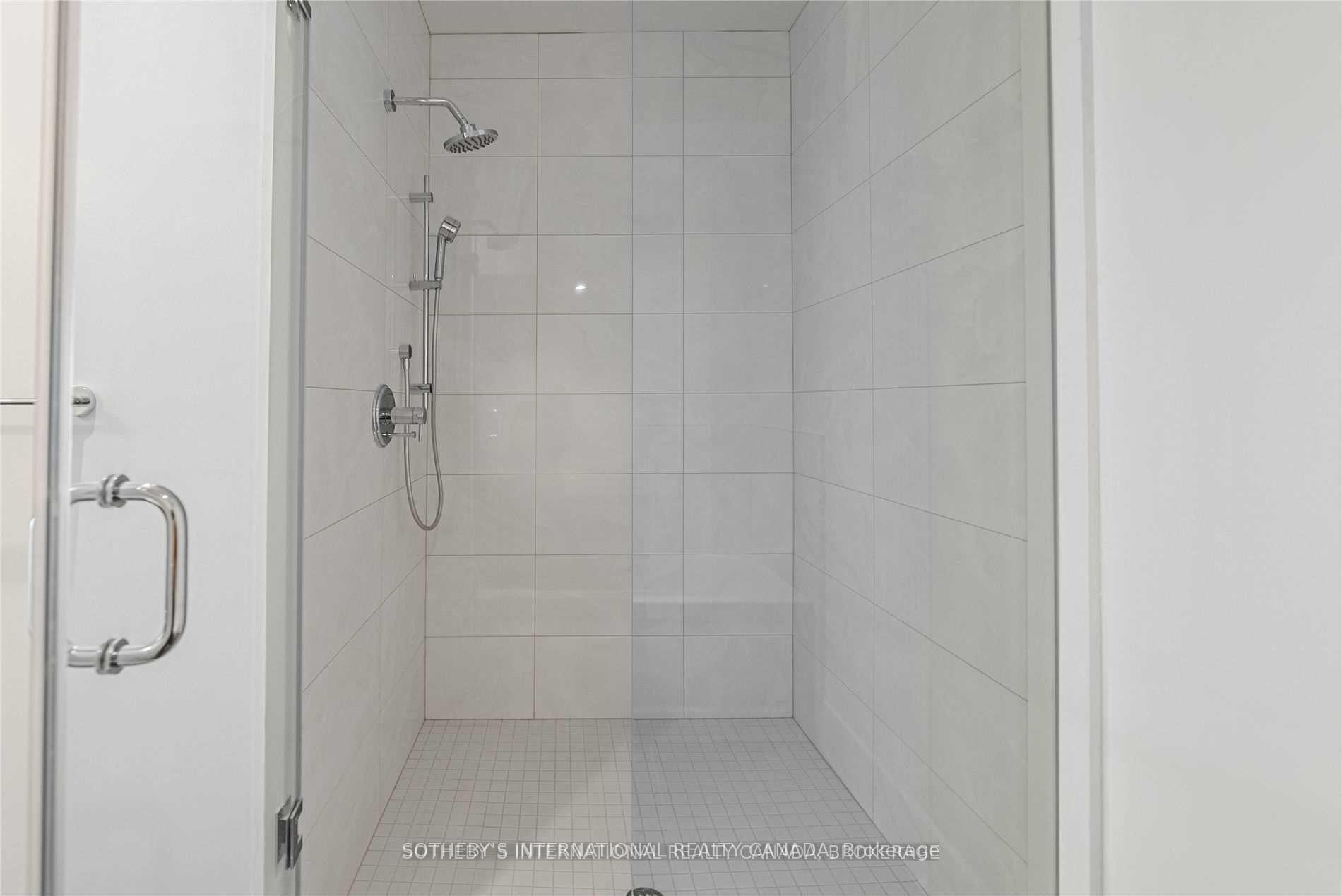 29 Queens Quay E TH-113, Toronto Unit: TH-113