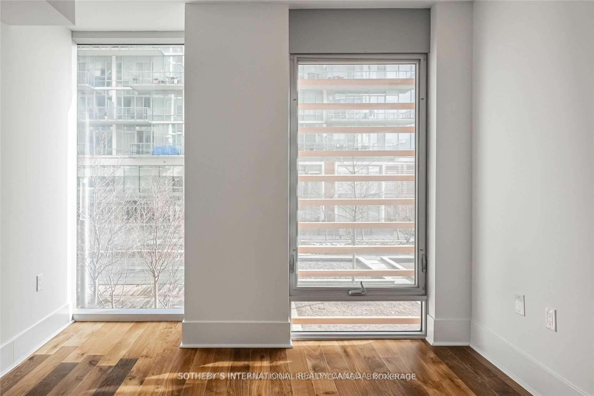29 Queens Quay E TH-113, Toronto Unit: TH-113