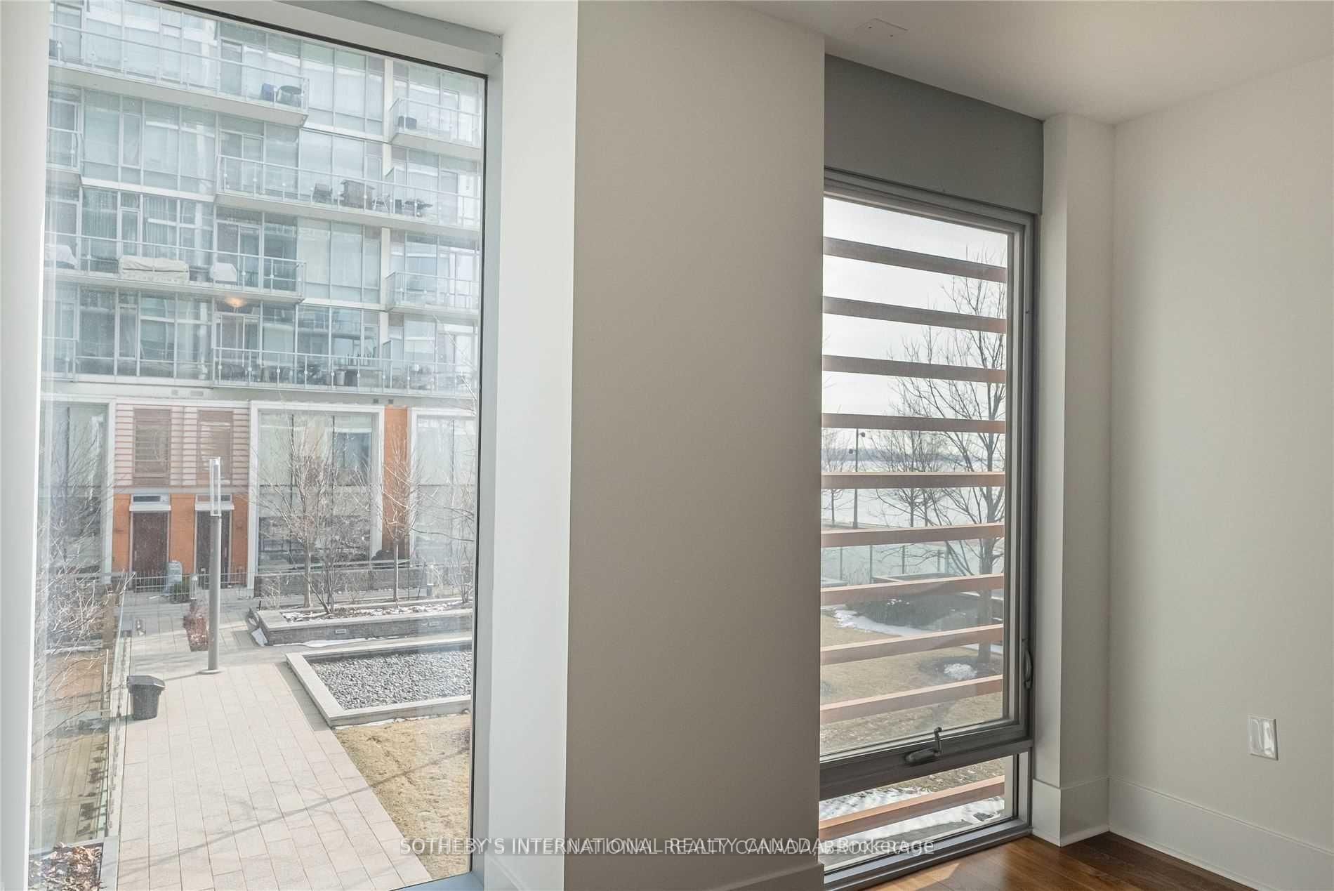 29 Queens Quay E TH-113, Toronto Unit: TH-113