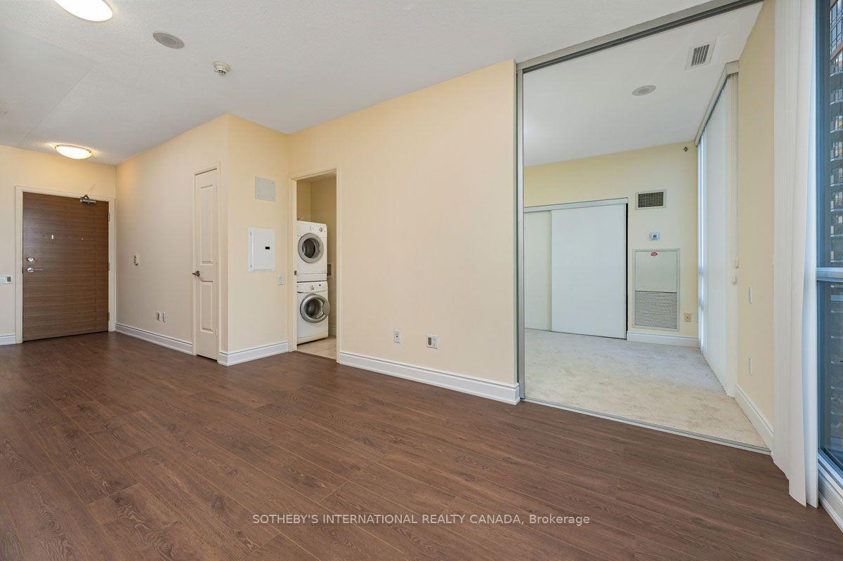 23 Sheppard Avenue E 2505, Toronto Unit: 2505