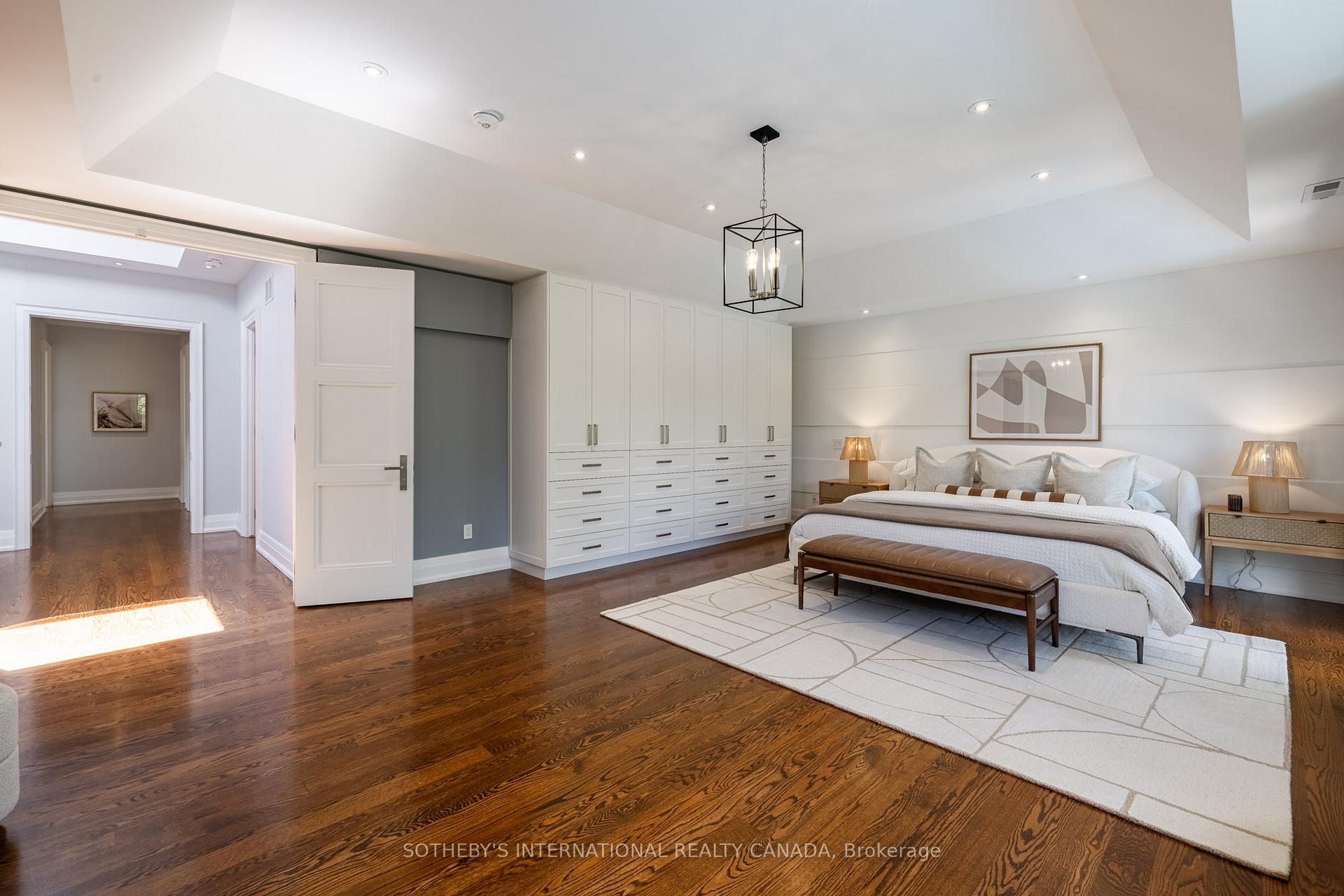 242 Betty Ann Drive, Toronto