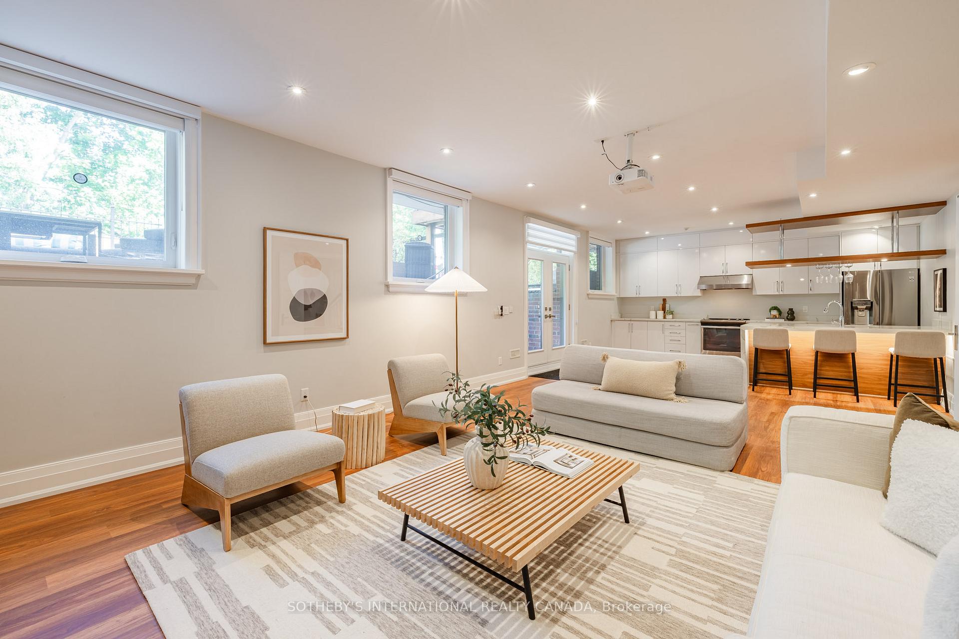 242 Betty Ann Drive, Toronto
