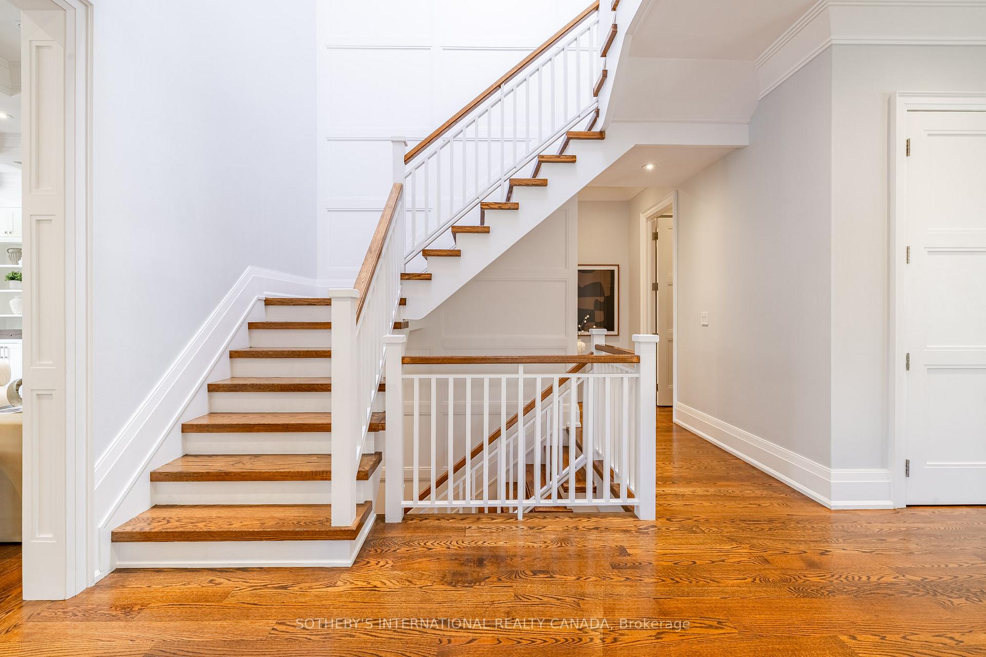 242 Betty Ann Drive, Toronto