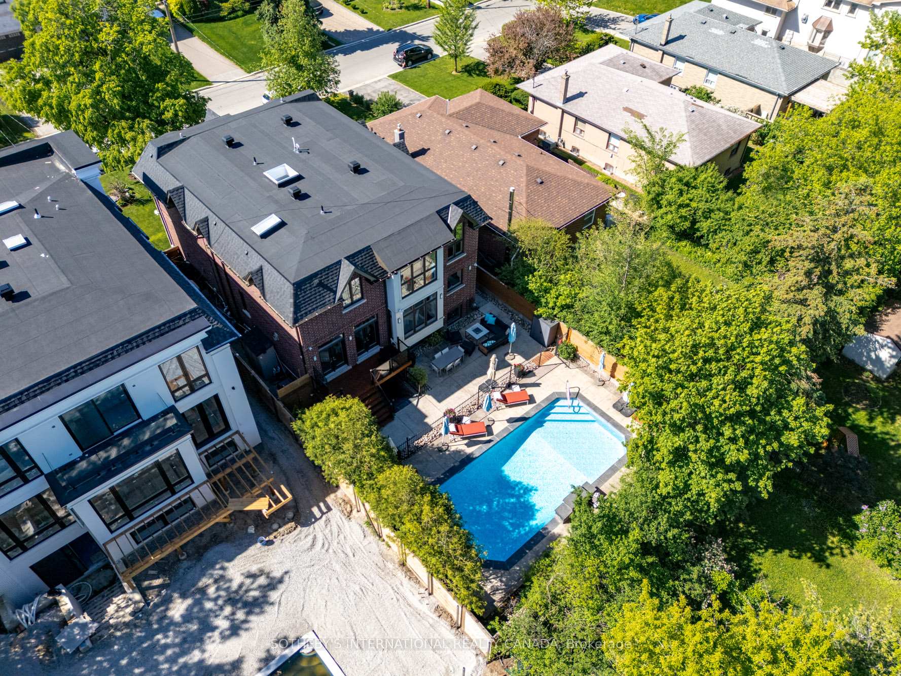 242 Betty Ann Drive, Toronto