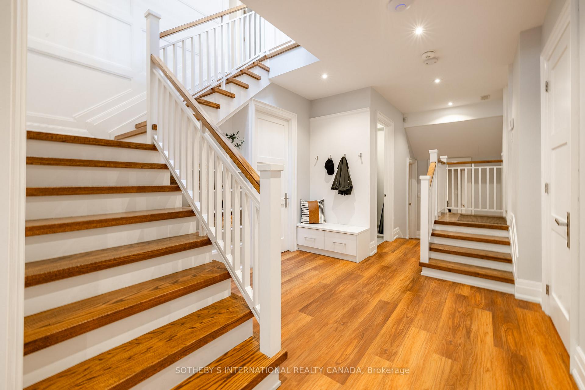 242 Betty Ann Drive, Toronto