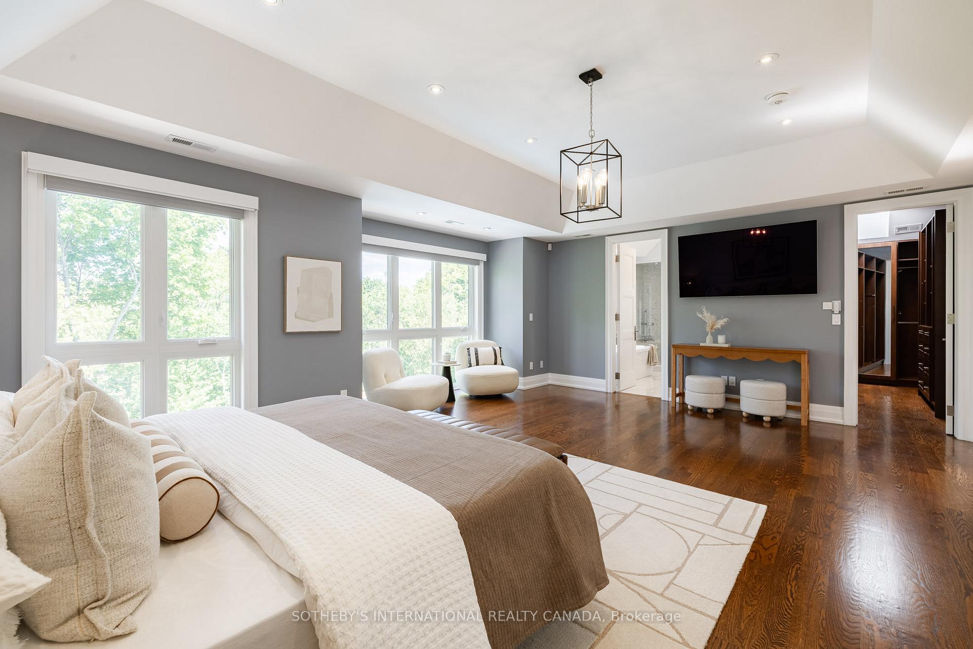 242 Betty Ann Drive, Toronto
