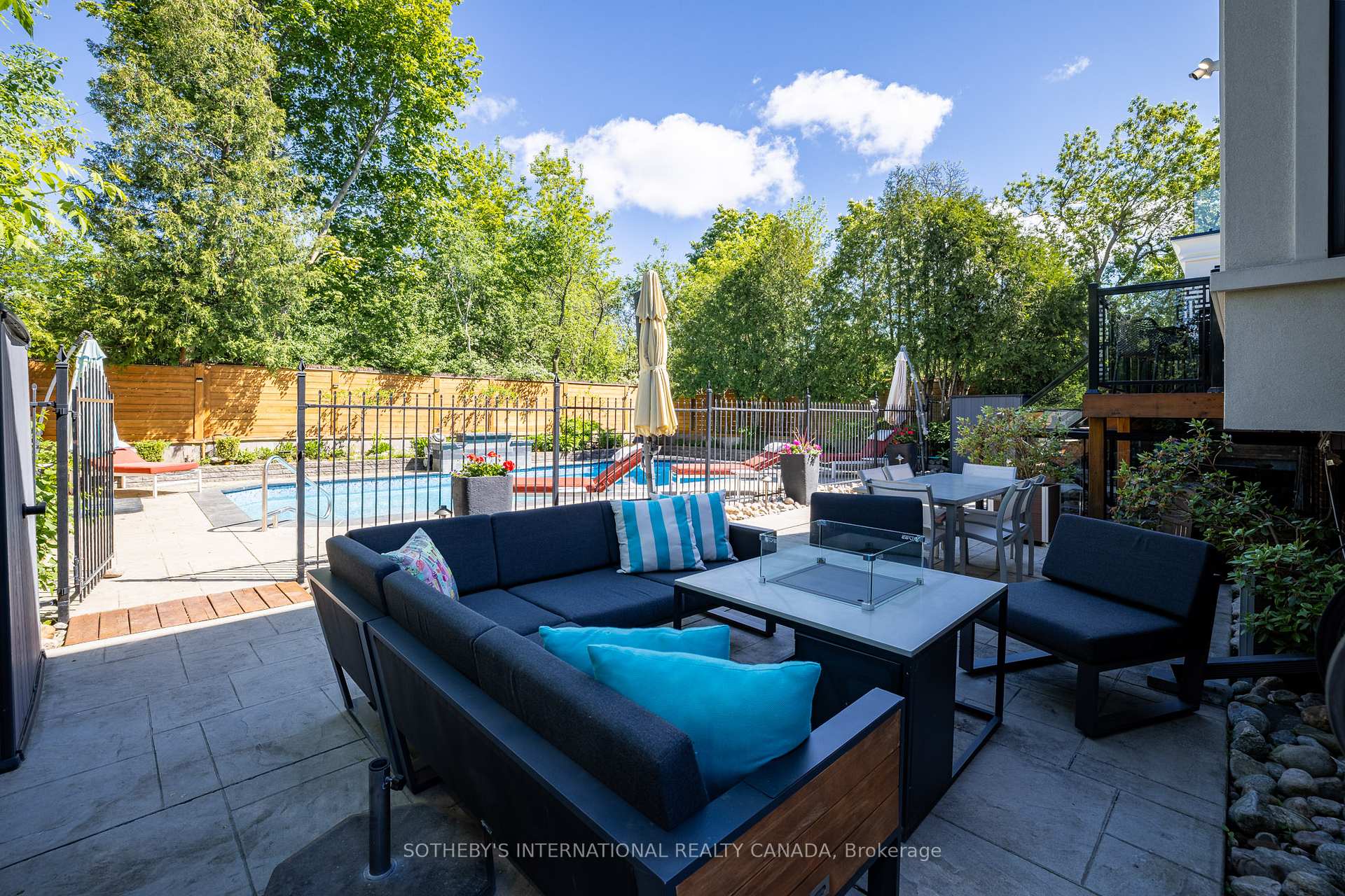 242 Betty Ann Drive, Toronto