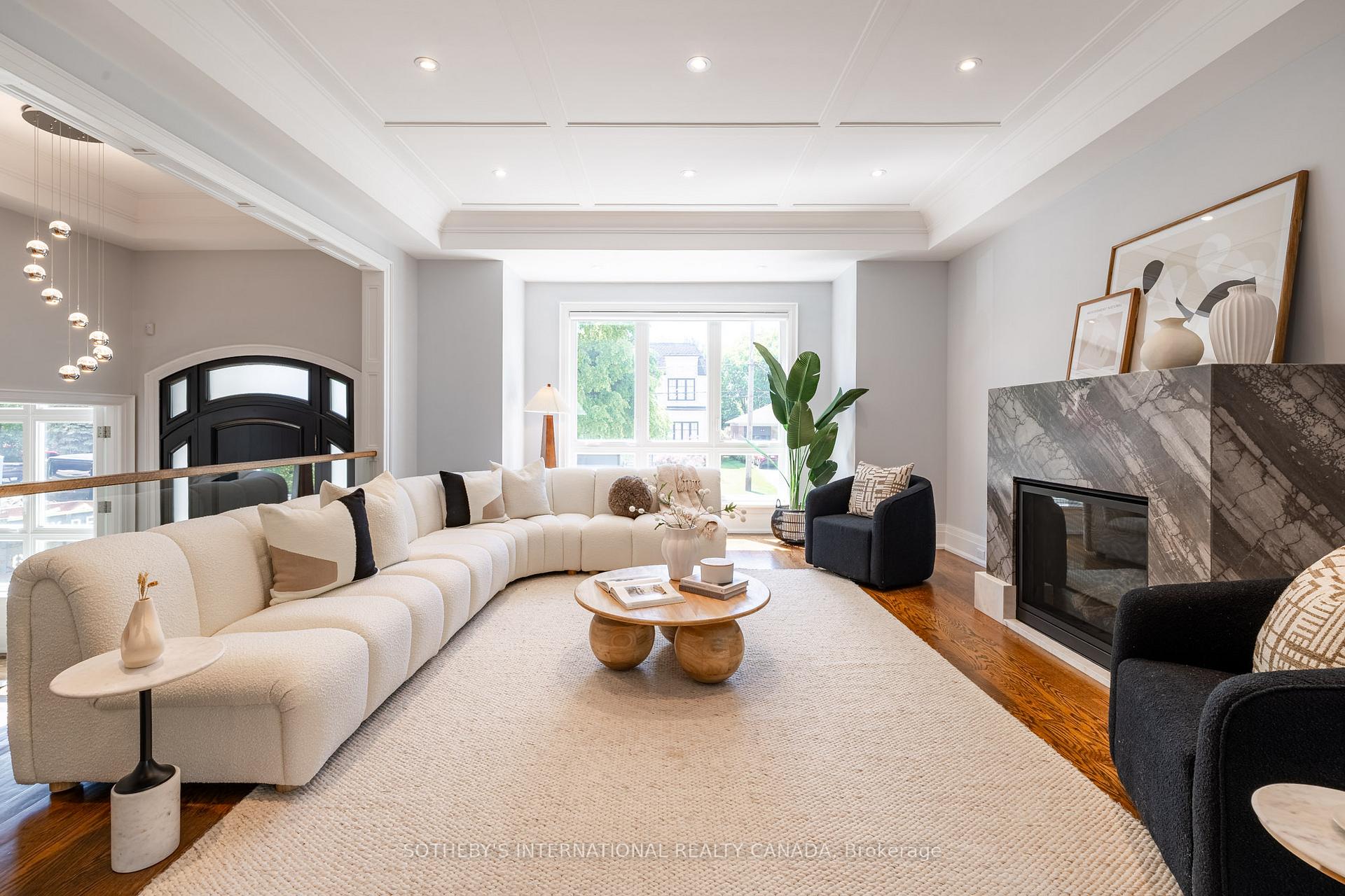 242 Betty Ann Drive, Toronto