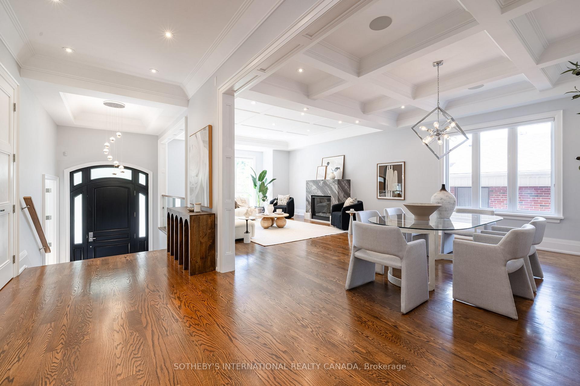 242 Betty Ann Drive, Toronto
