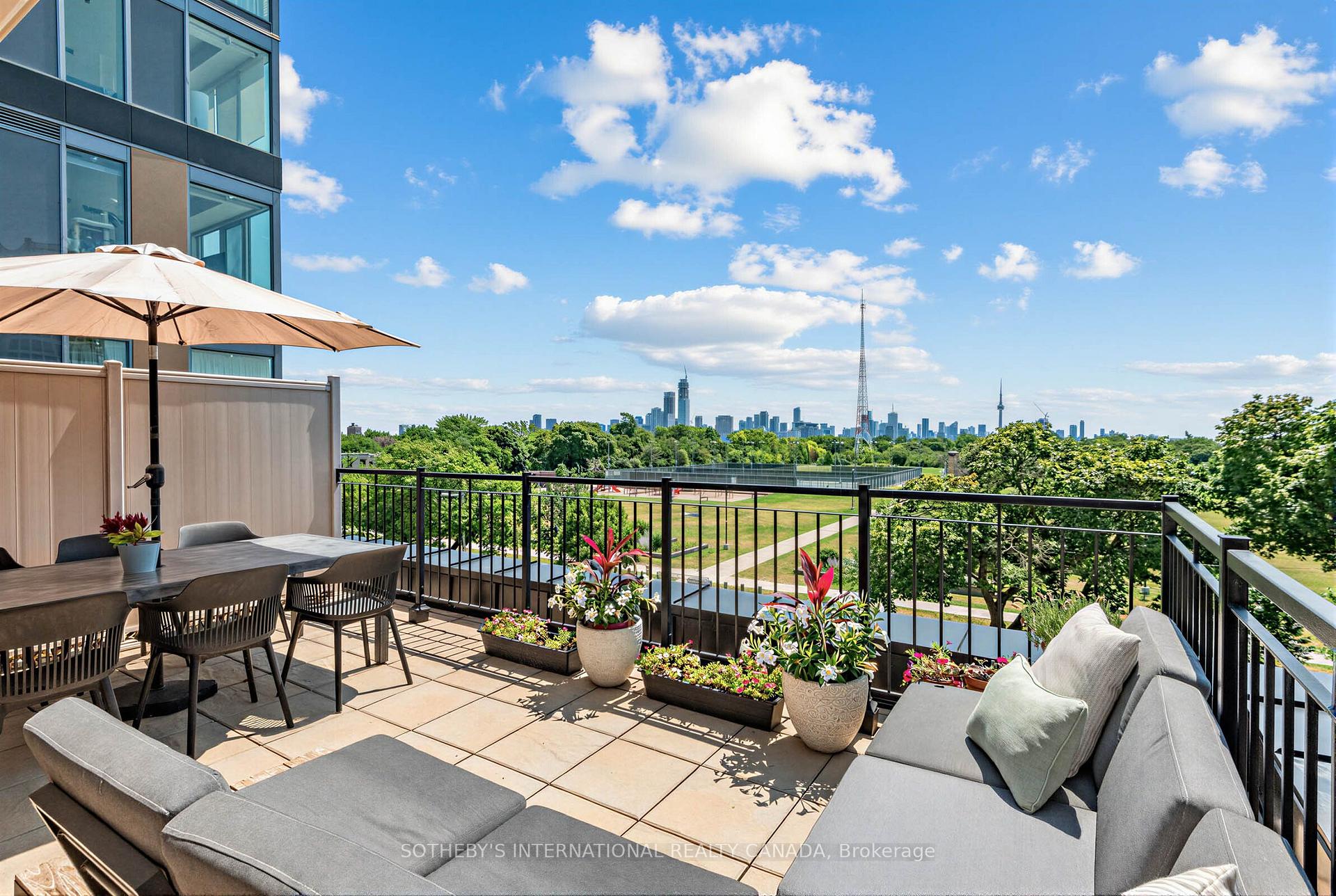 288 St Clair Avenue W TH1, Toronto Unit: TH1