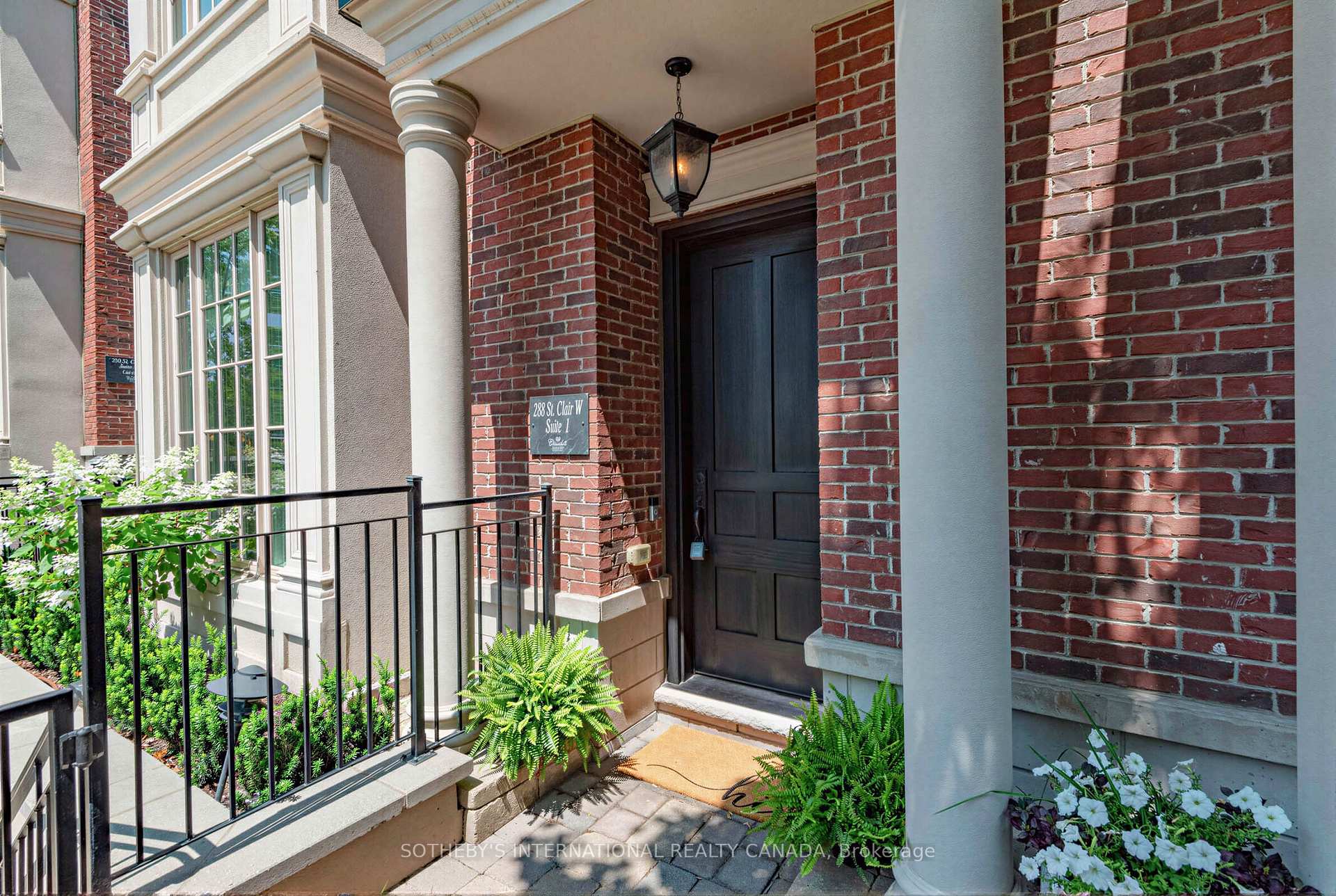 288 St Clair Avenue W TH1, Toronto Unit: TH1