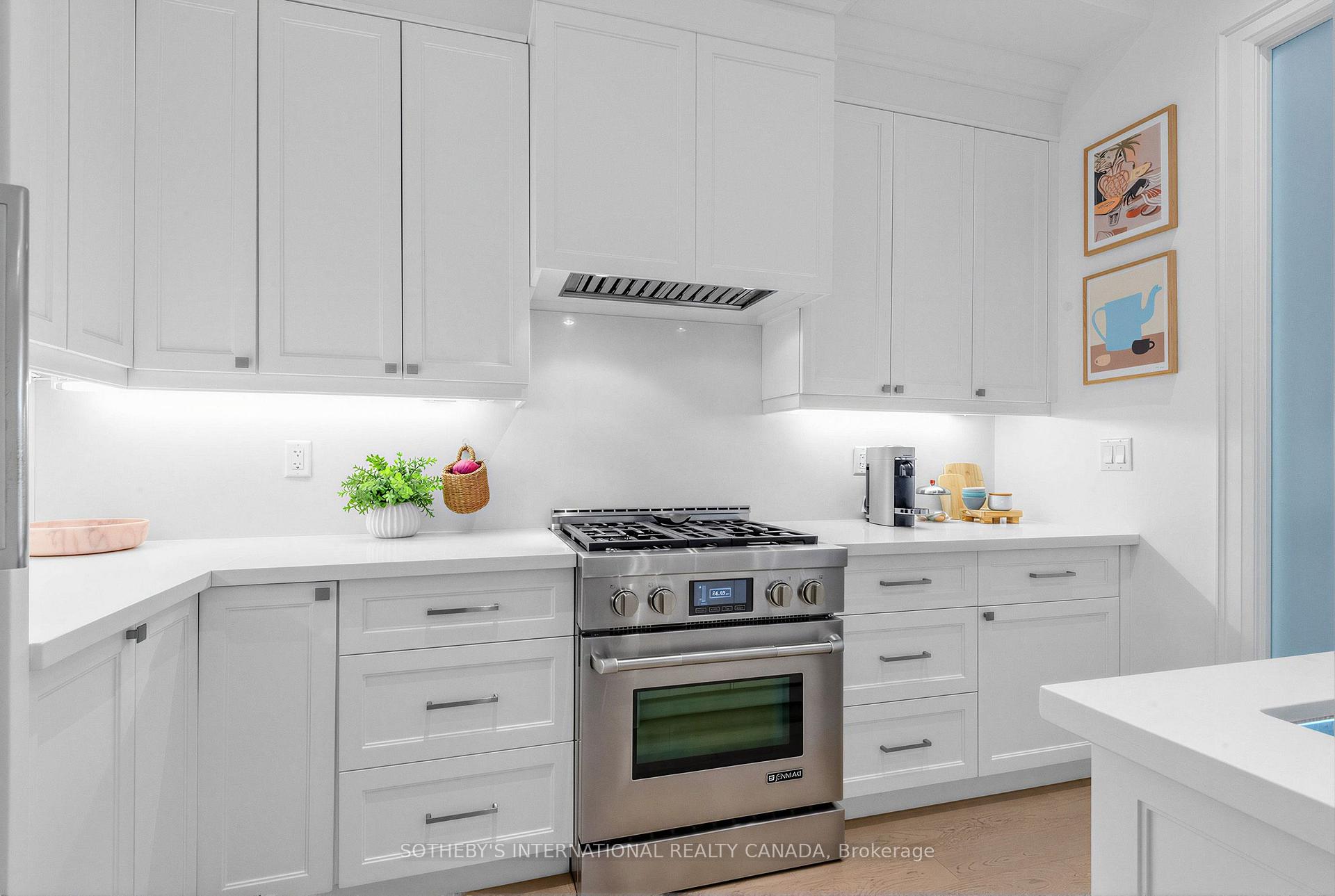 288 St Clair Avenue W TH1, Toronto Unit: TH1