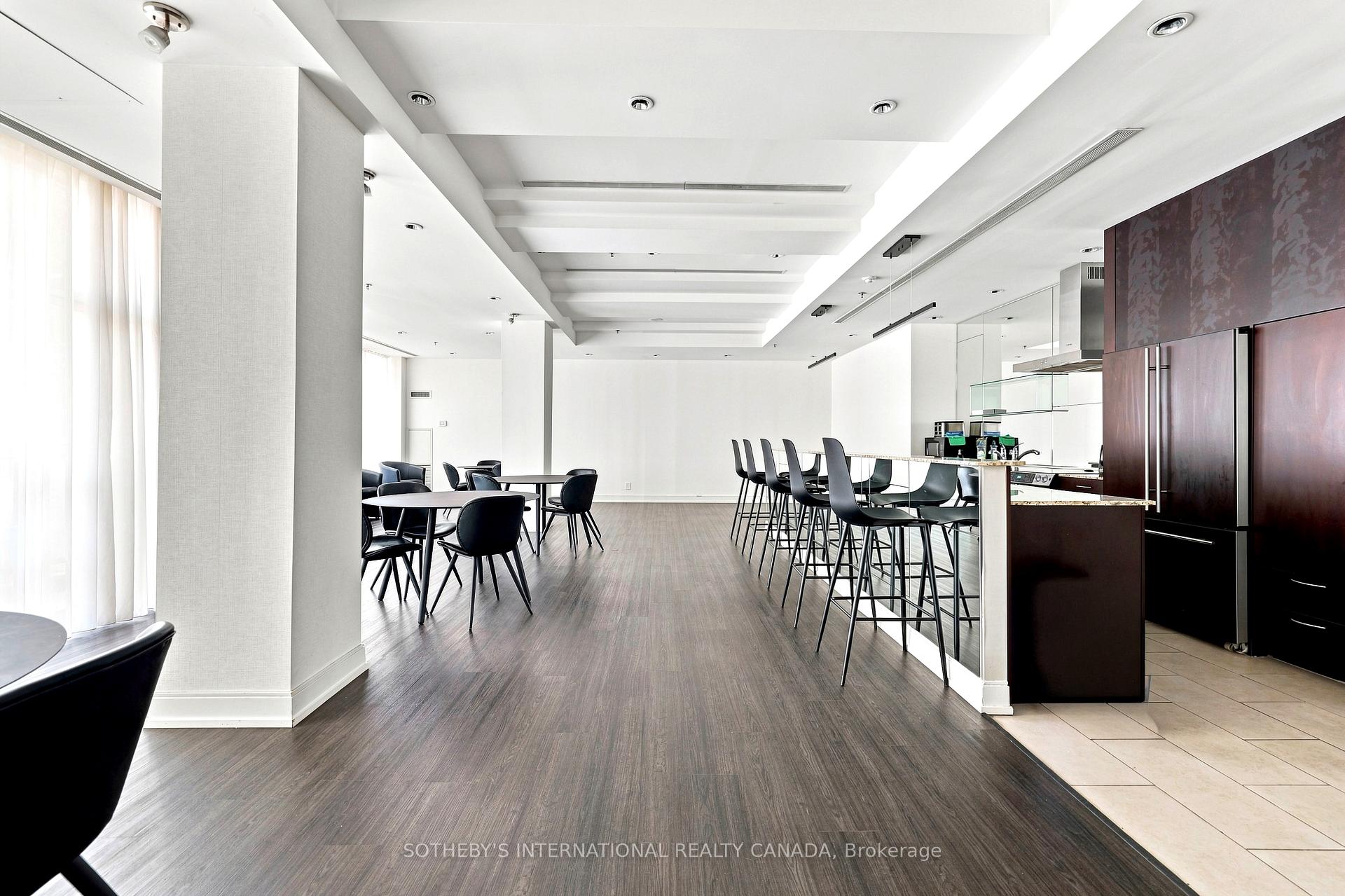 88 Broadway Avenue 409, Toronto Unit: 409