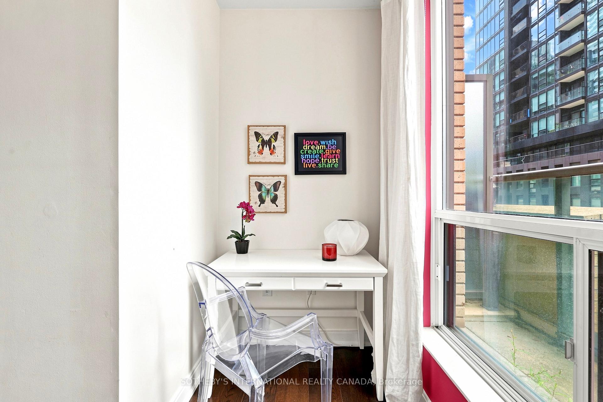 88 Broadway Avenue 409, Toronto Unit: 409