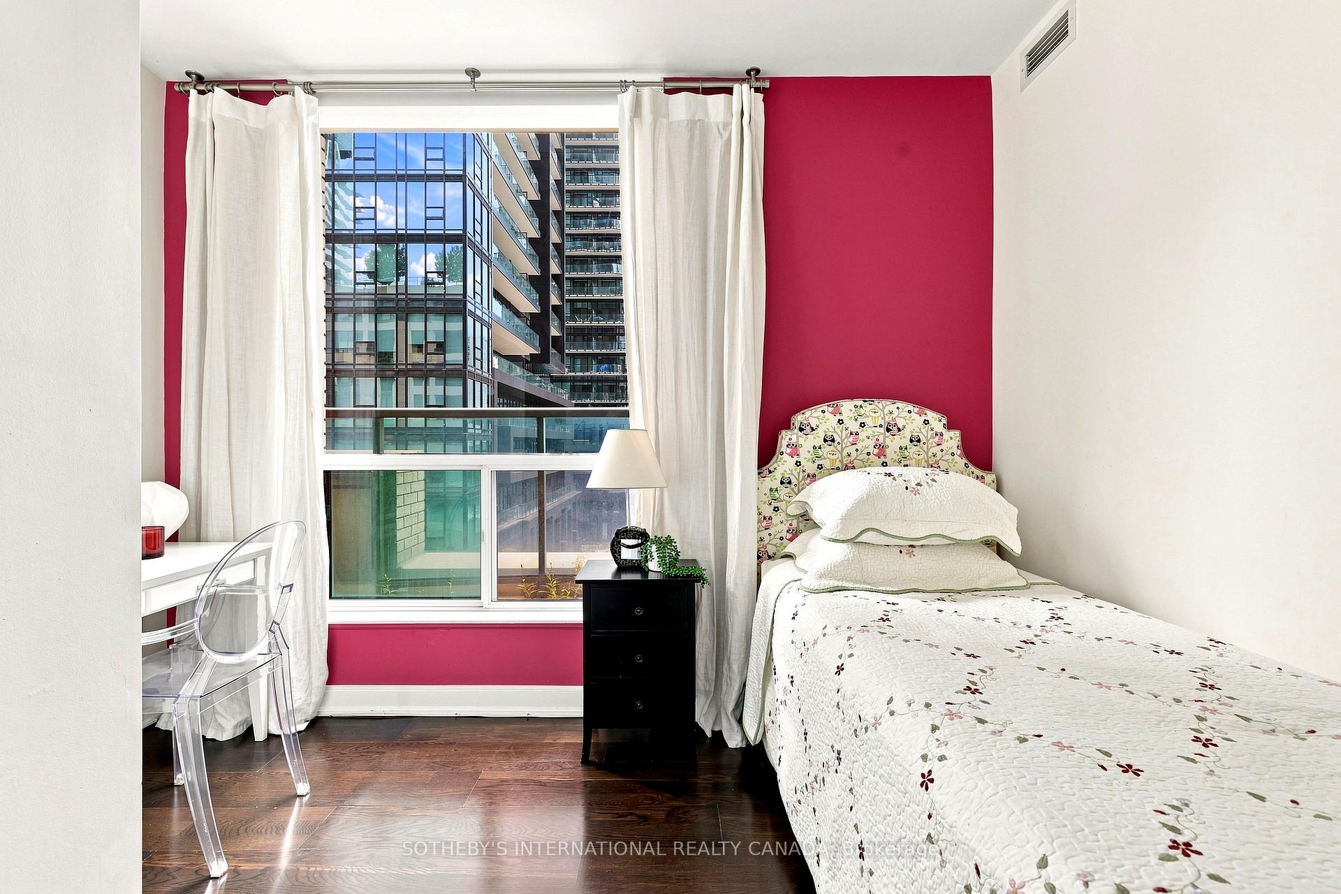 88 Broadway Avenue 409, Toronto Unit: 409