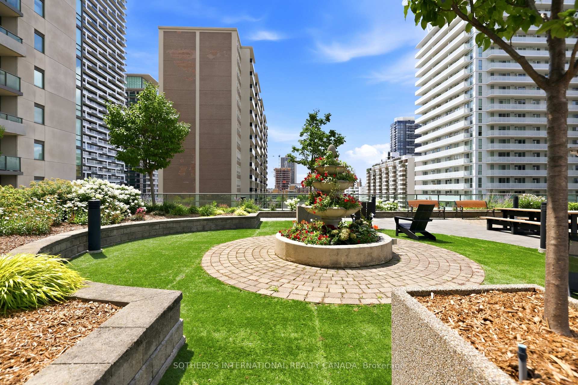 88 Broadway Avenue 409, Toronto Unit: 409