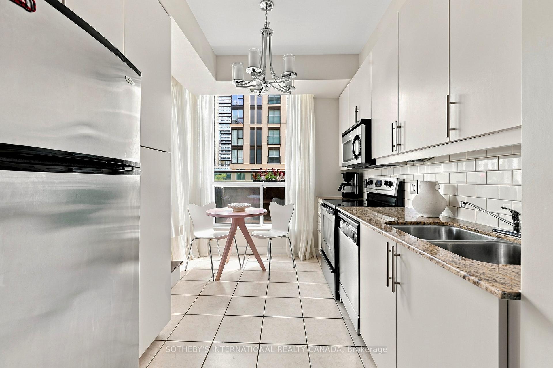 88 Broadway Avenue 409, Toronto Unit: 409
