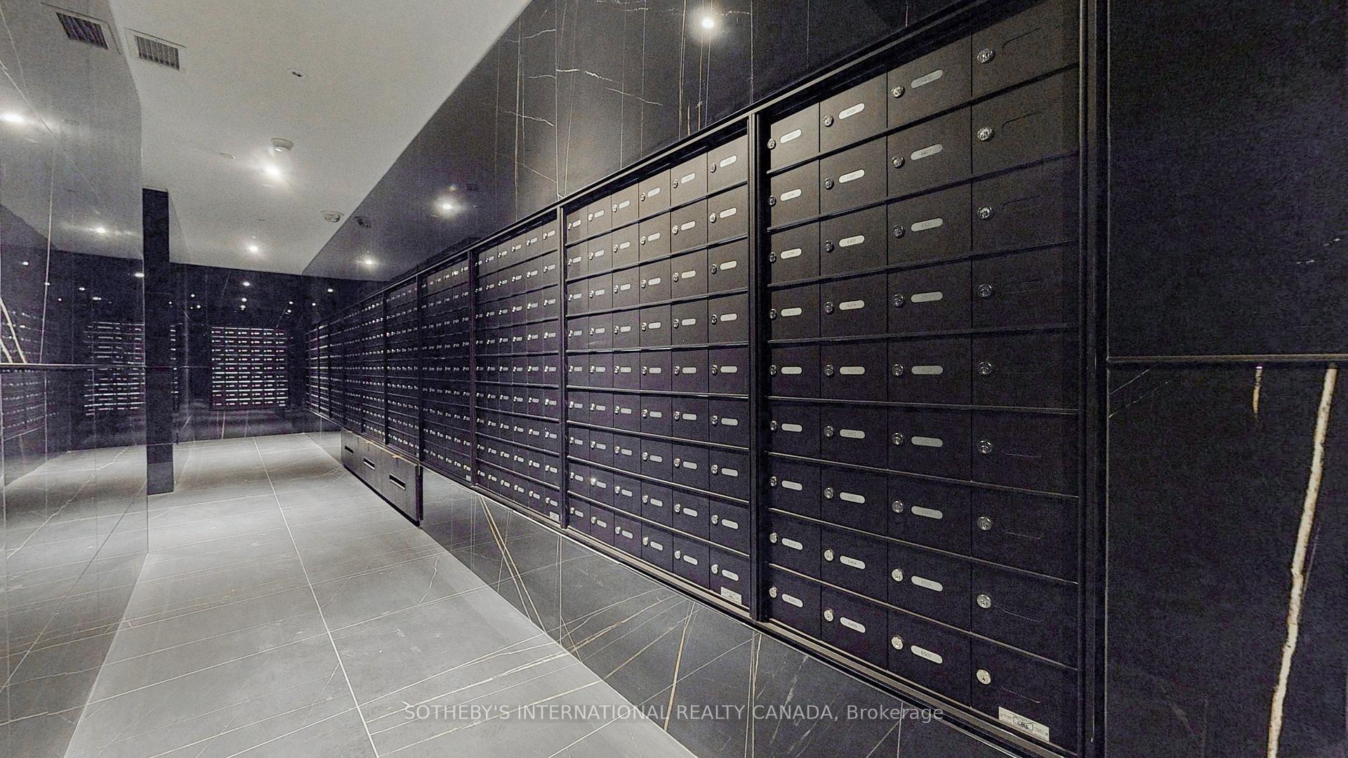 11 Yorkville Avenue 2112, Toronto Unit: 2112
