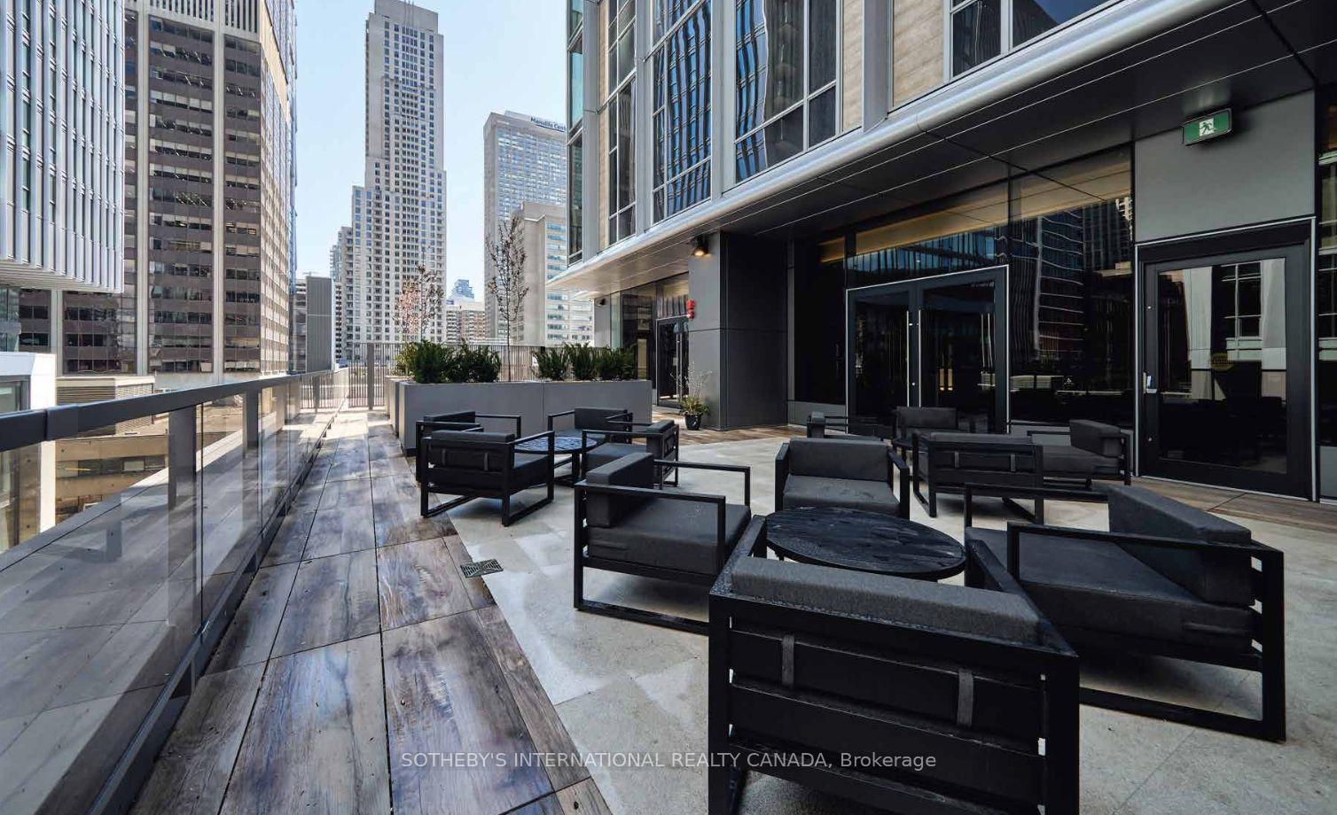 11 Yorkville Avenue 2112, Toronto Unit: 2112