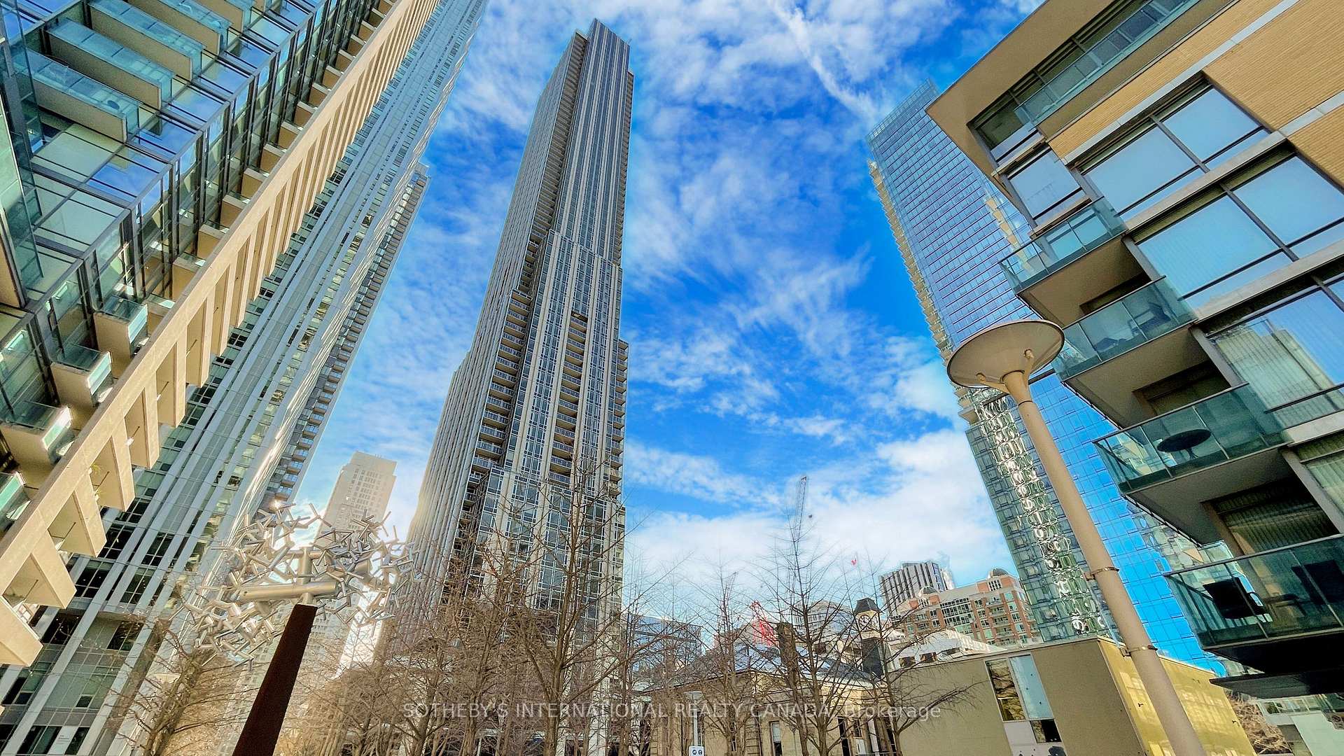 11 Yorkville Avenue 2112, Toronto Unit: 2112