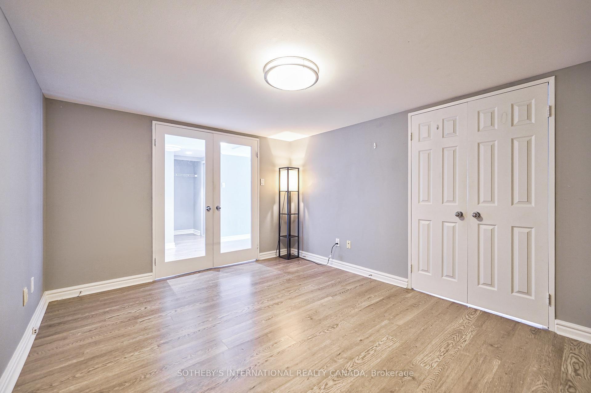33 University Avenue 2506, Toronto Unit: 2506