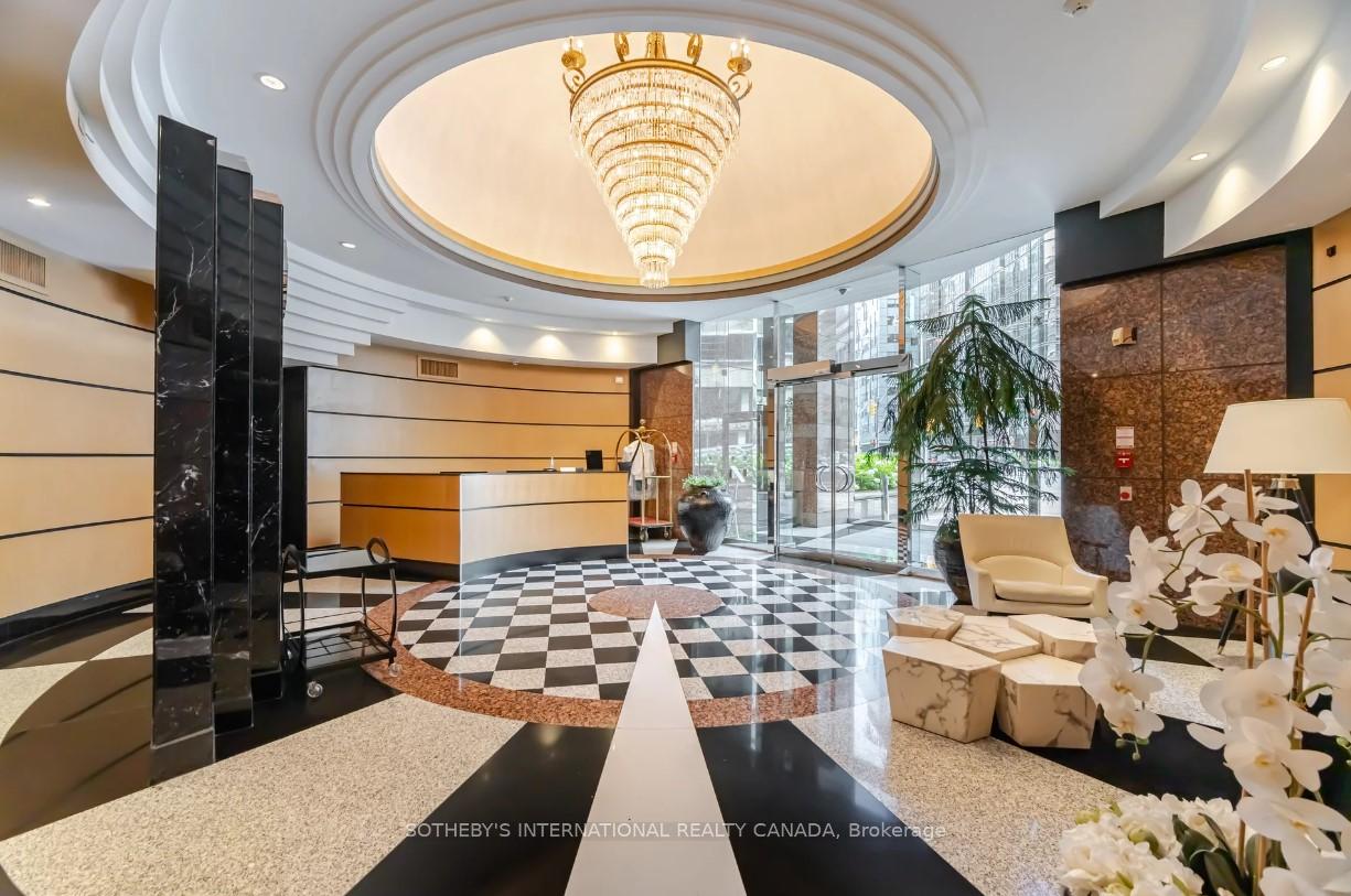 33 University Avenue 2506, Toronto Unit: 2506