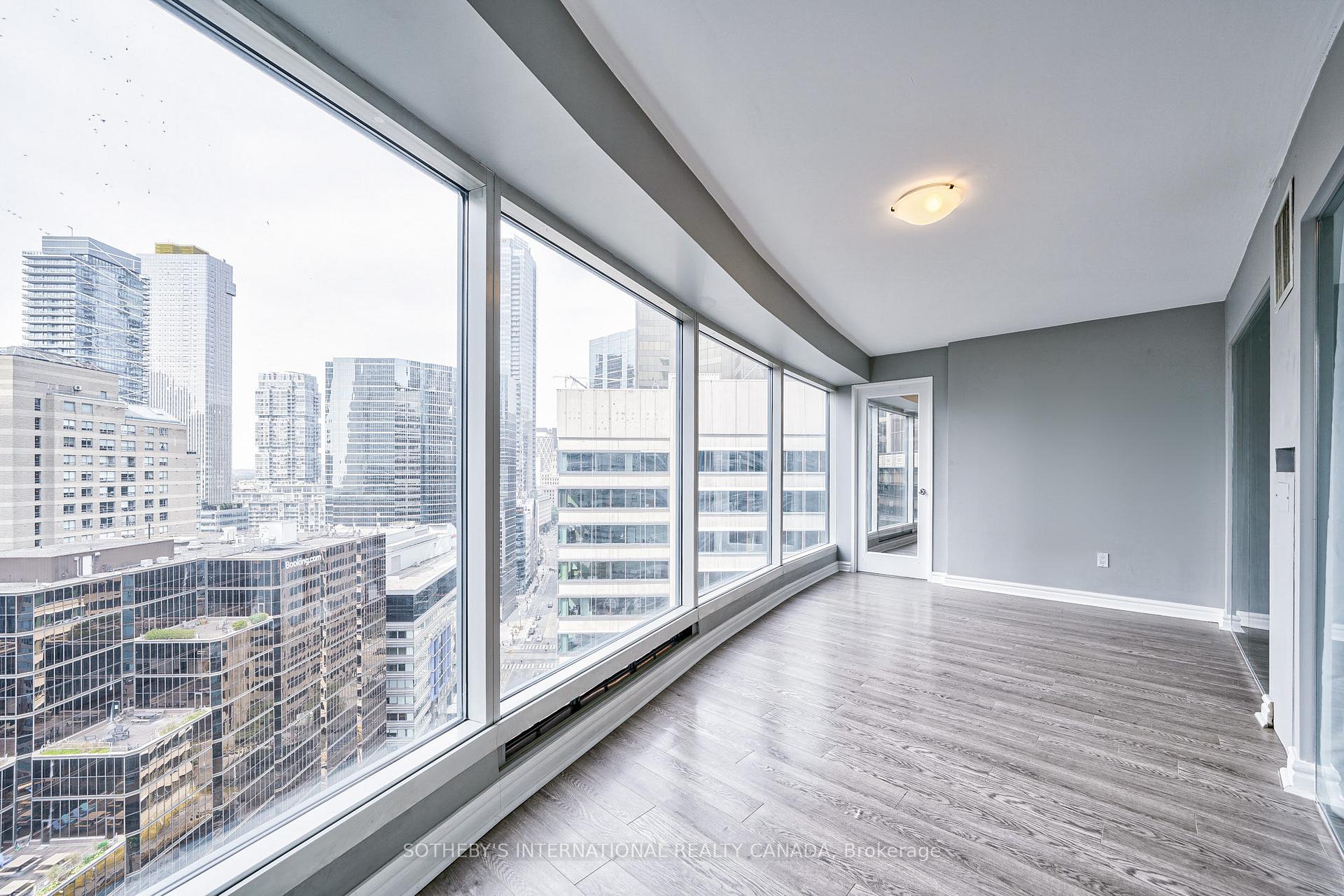 33 University Avenue 2506, Toronto Unit: 2506