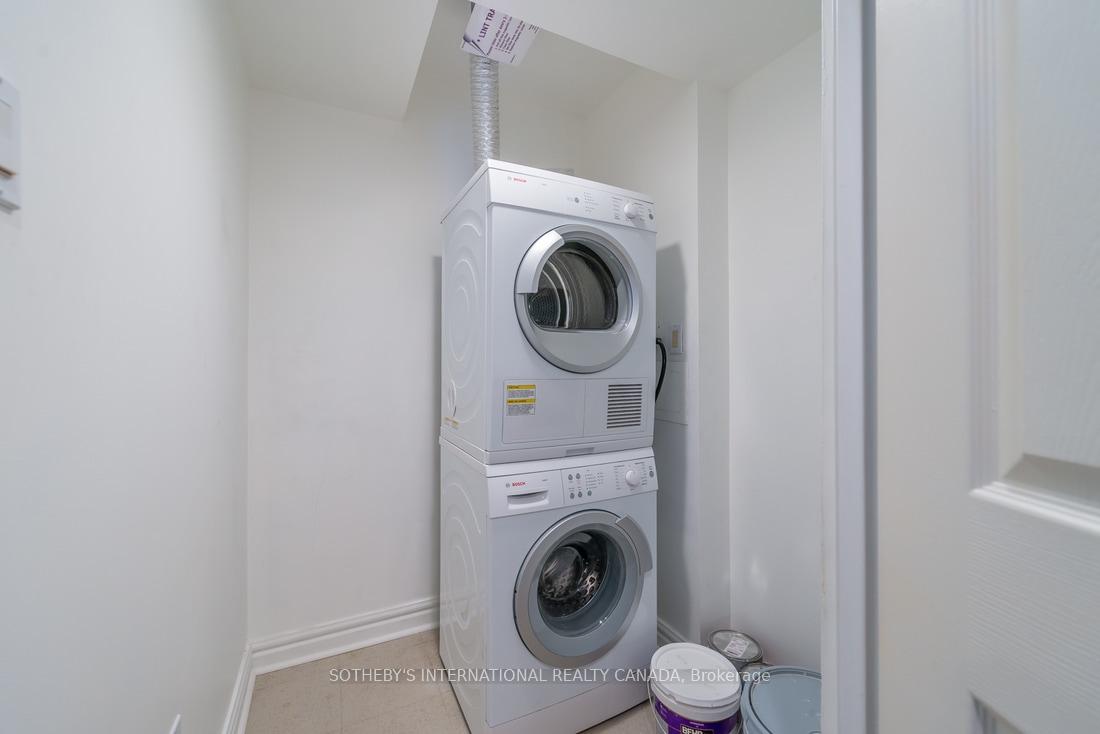 33 University Avenue 2506, Toronto Unit: 2506