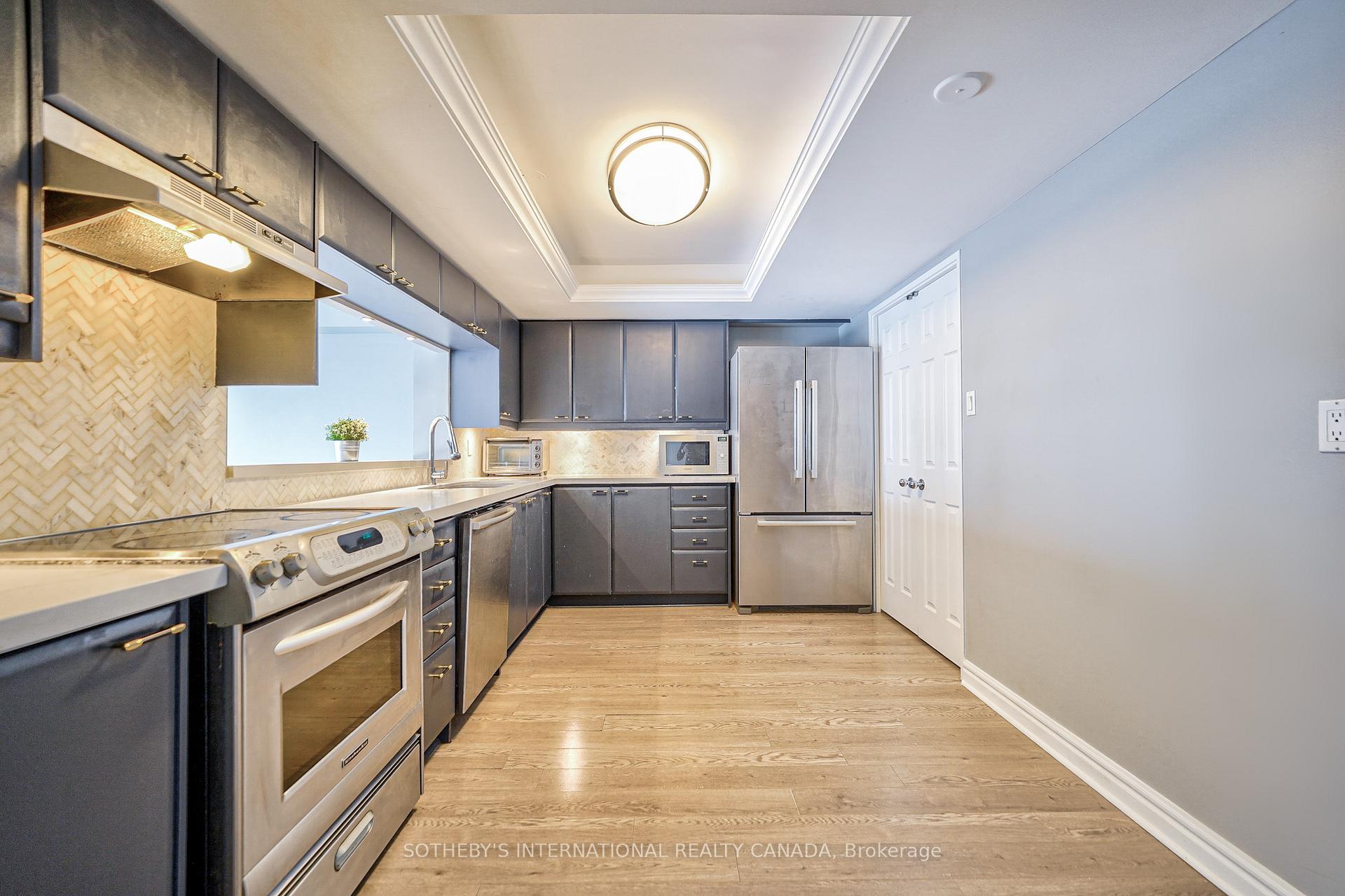 33 University Avenue 2506, Toronto Unit: 2506