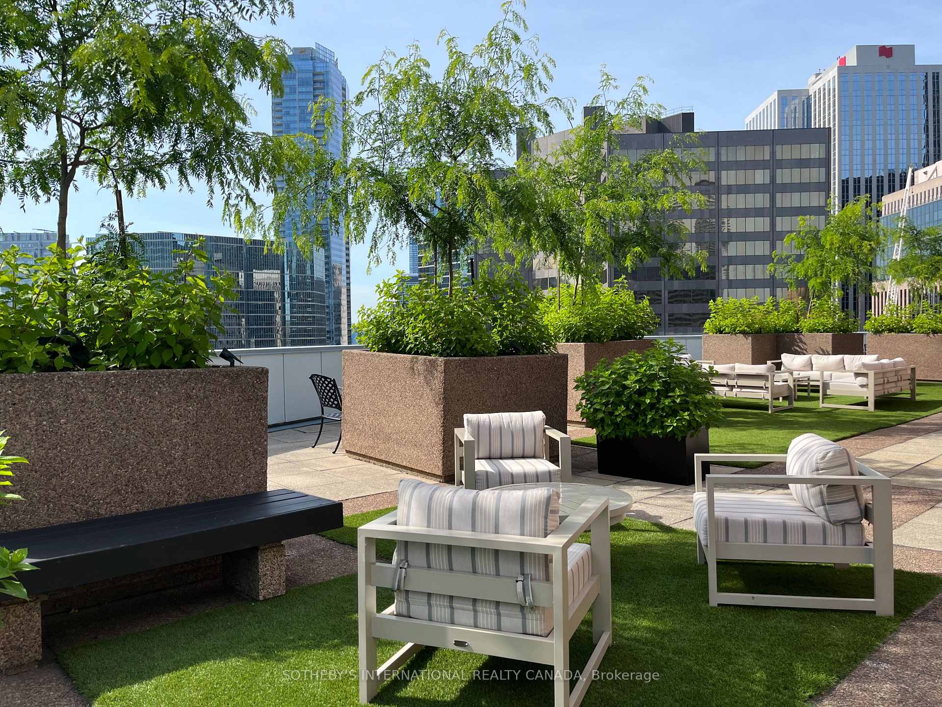 33 University Avenue 2506, Toronto Unit: 2506