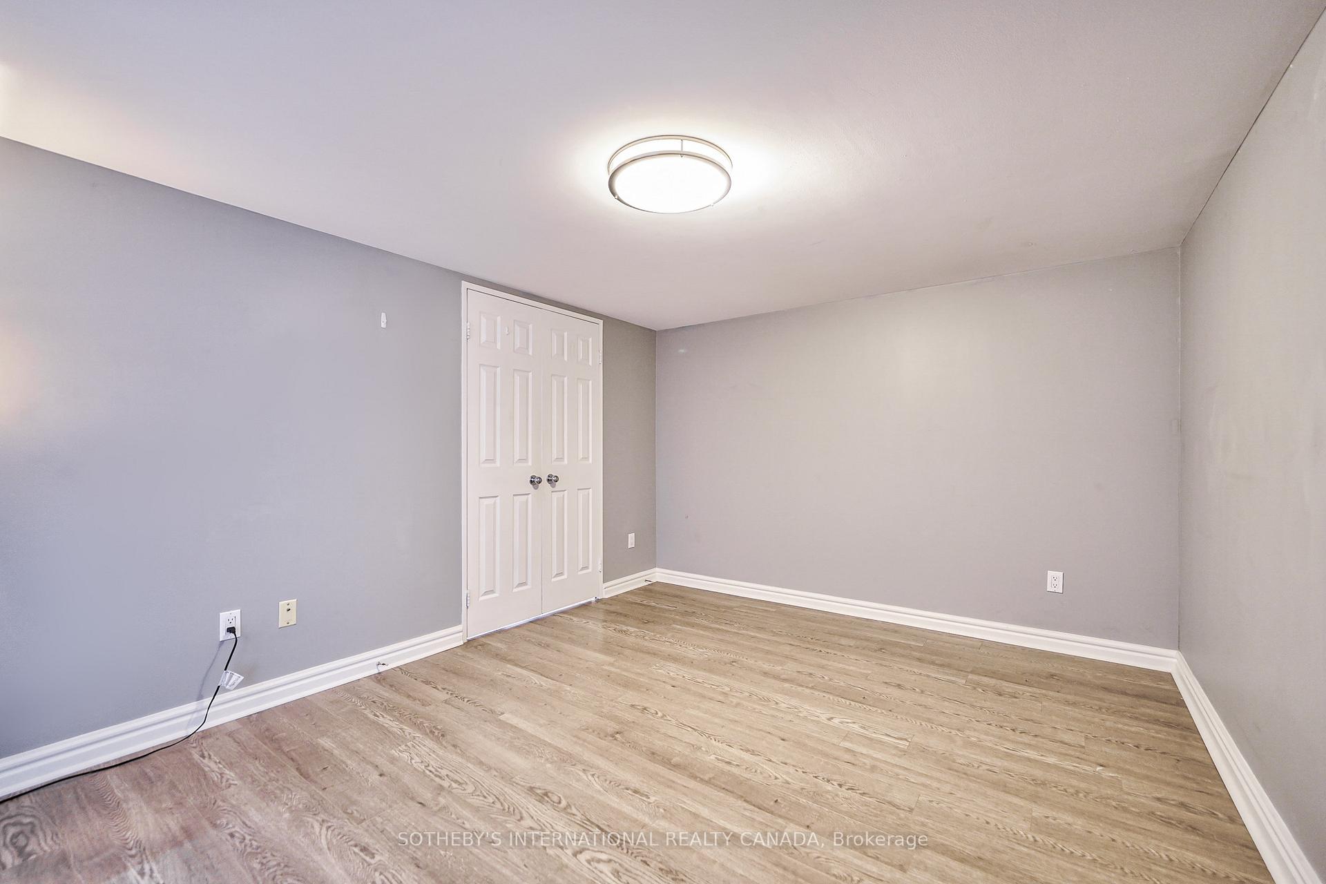 33 University Avenue 2506, Toronto Unit: 2506