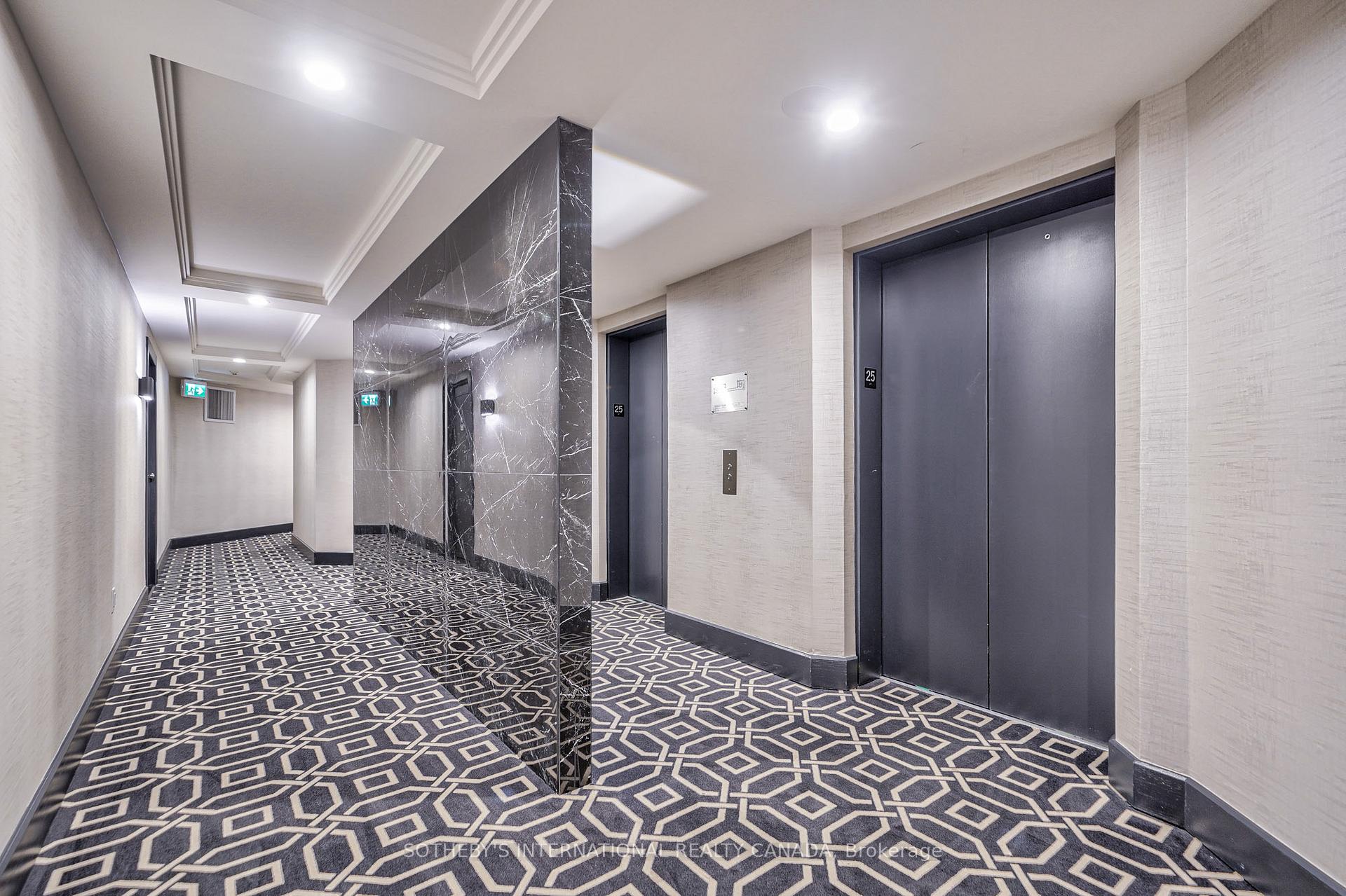 33 University Avenue 2506, Toronto Unit: 2506