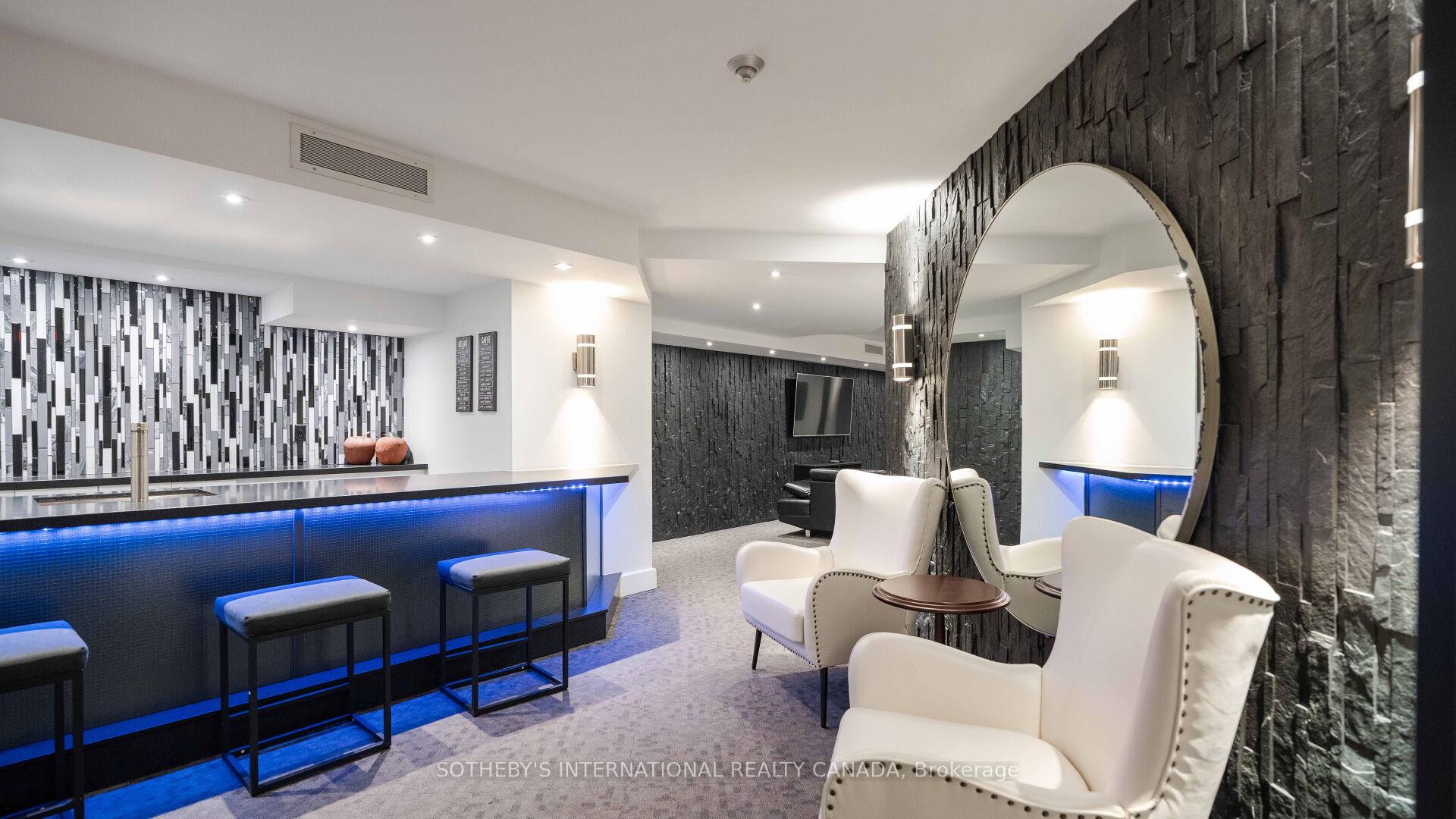 33 University Avenue 2506, Toronto Unit: 2506