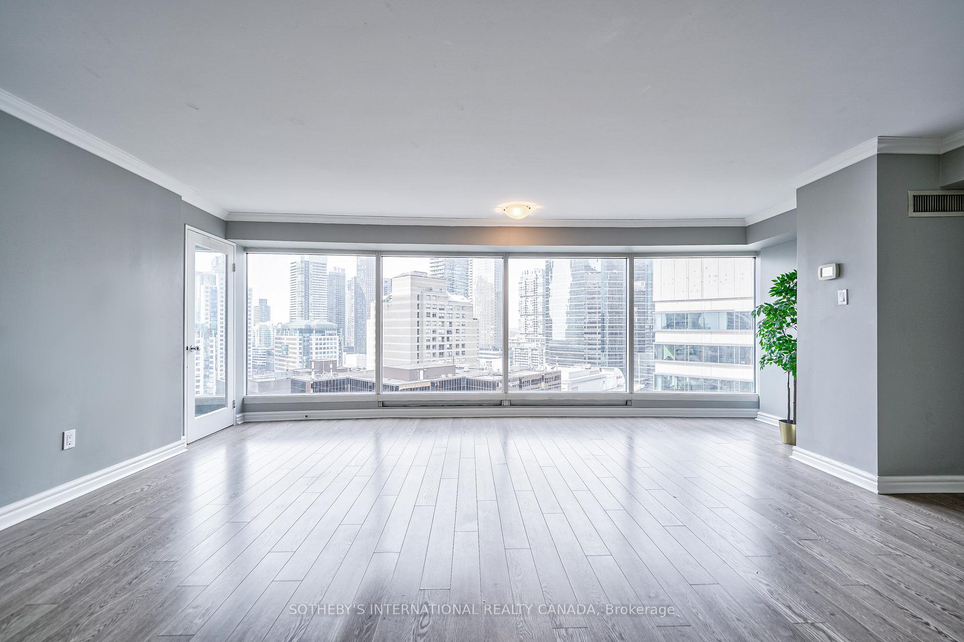 33 University Avenue 2506, Toronto Unit: 2506